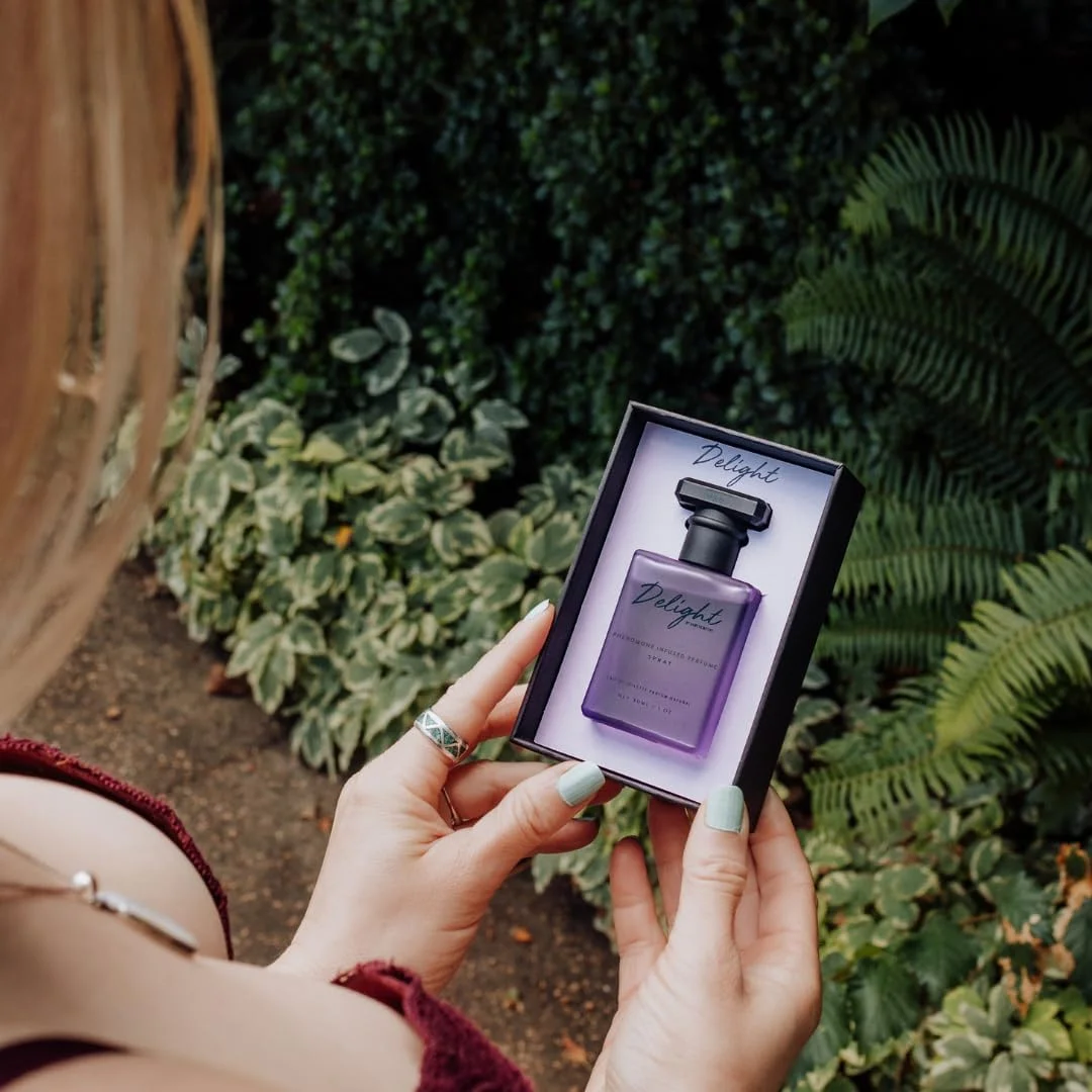 عطر زنانه حاوی فرمون RawChemistry Delight - عطر زنانه آغشته به فرمون - اسپری Delight by Raw Chemistry با فرموناس - Fragrance con Feromonas para Mujer