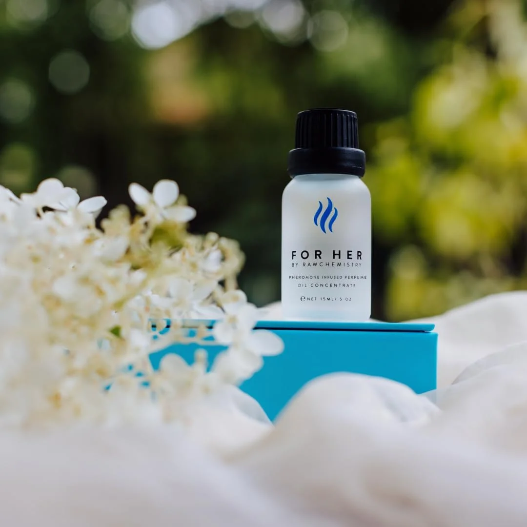 روغن عطر فرمون زنانه RawChemistry [جذب مردان] - Elegance، قدرت فوق العاده انسانی.
