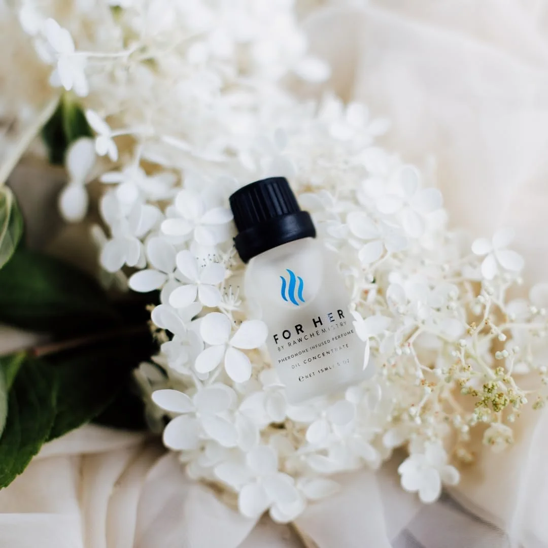 روغن عطر فرمون زنانه RawChemistry [جذب مردان] - Elegance، قدرت فوق العاده انسانی.