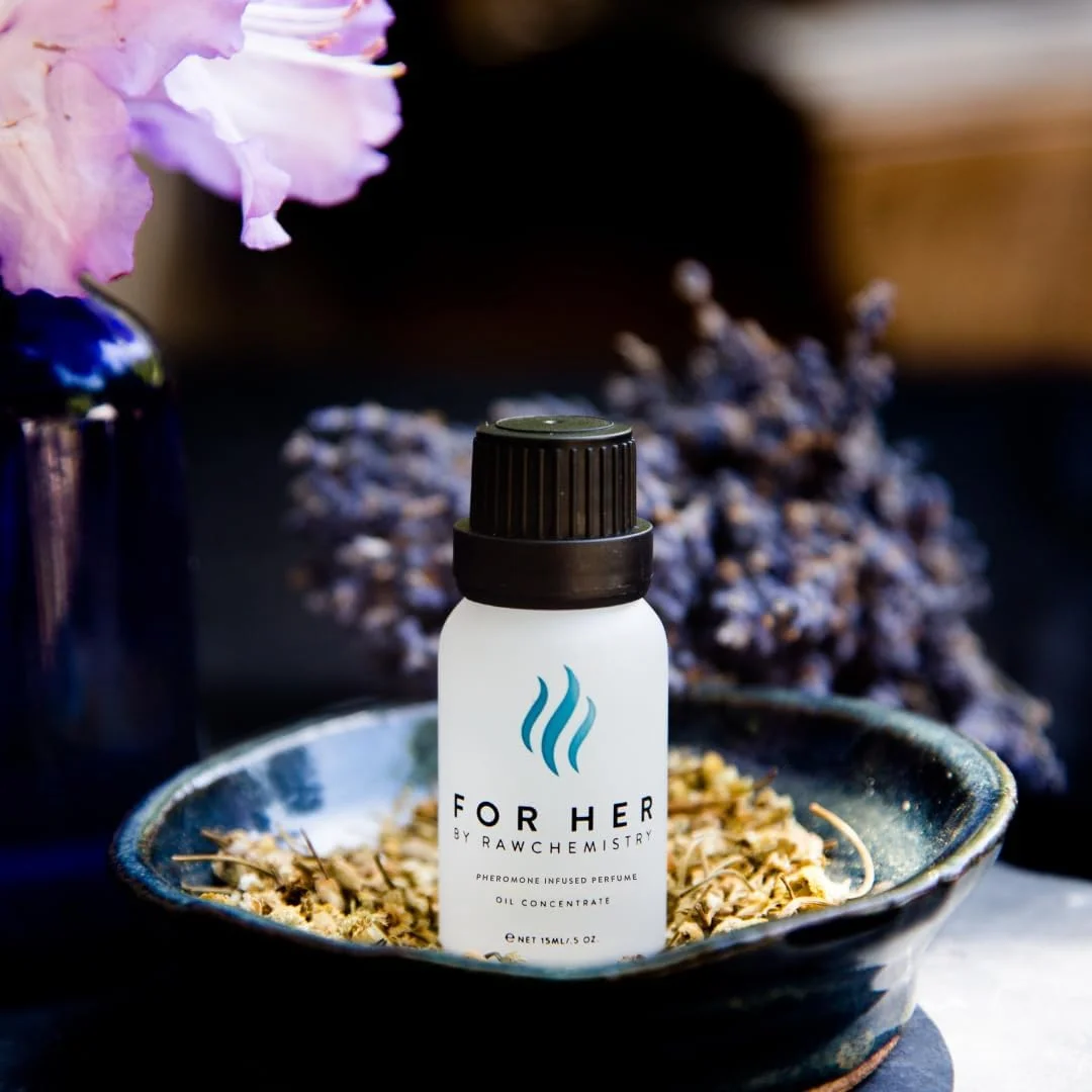 روغن عطر فرمون زنانه RawChemistry [جذب مردان] - Elegance، قدرت فوق العاده انسانی.