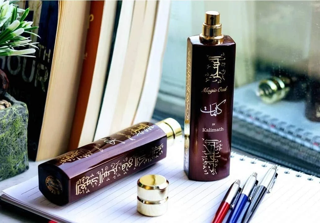 ادکلن اسپری унисекс PARIS CORNER Magic Oud KALIMATH مناسب برای آقایان و بانوان 100 میلی لیتر ادکلن اسپری унисекс PARIS CORNER Magic Oud KALIMATH مناسب برای آقایان و بانوان 100 میلی لیتر