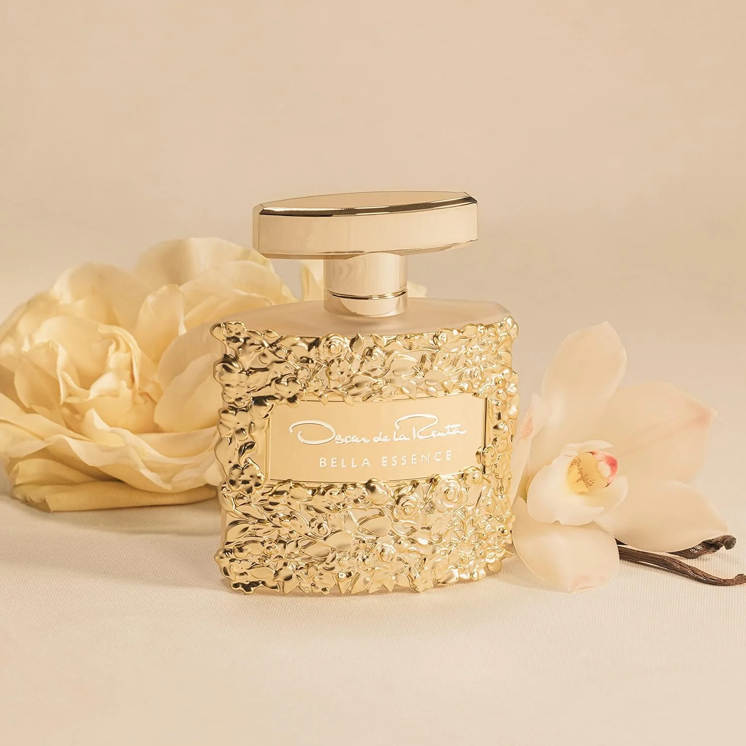 ادکلن زنانه اسکار د لا رنتا بلا اسنس ادو پرفیوم 100 میل ادکلن زنانه اسکار د لا رنتا بلا اسنس ادو پرفیوم 100 میل