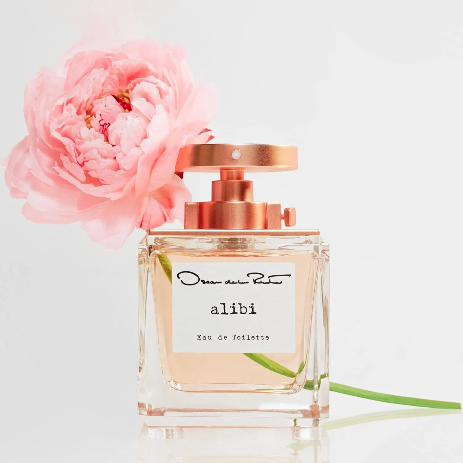 ادکلن زنانه اسکار د لا رنتا مدل Alibi Eau de Toilette حجم 30 میلی لیتر