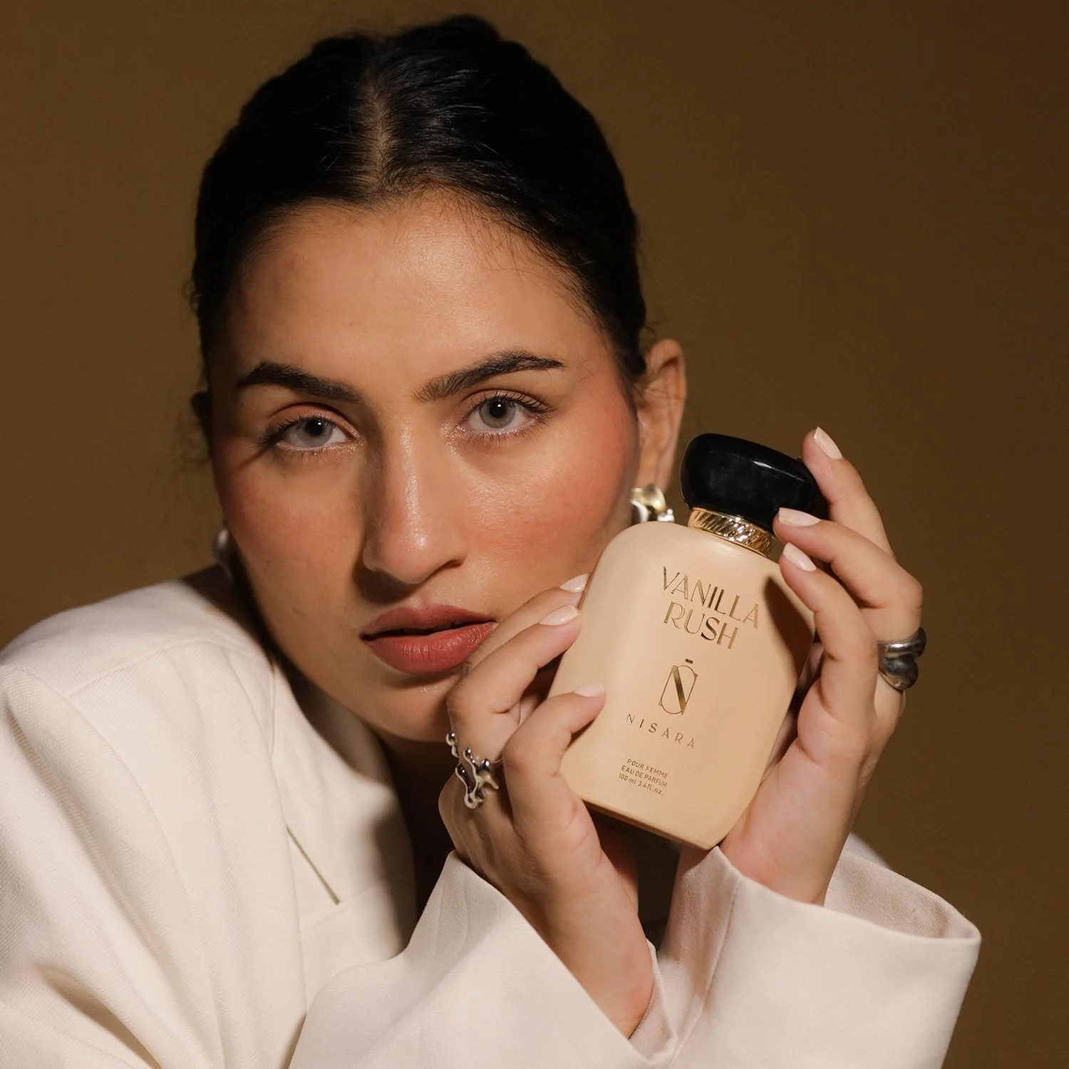 عطر زنانه گورمند نیسارا وانیلا راش 100 میلی لیتر | ادو پرفیوم ماندگار | رایحه کهربایی و وانیلی | ارکیده، گل های سفید، کارامل، عنبر، مشک چوب، نعناع هندی | اسپری عطر EDP برای زنان