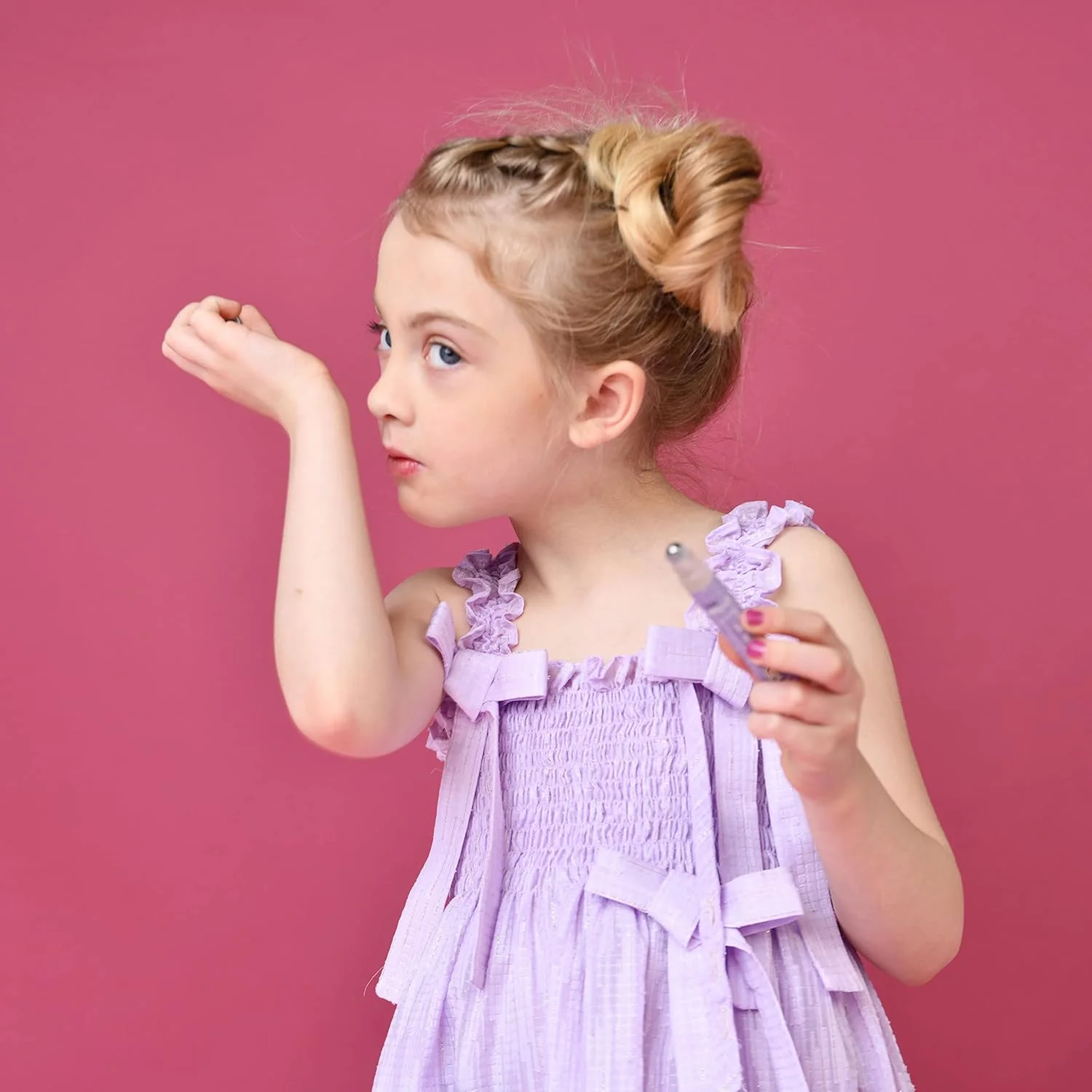 عطر رولی کودکانه میس نلا مدل Cool Like Me با رایحه ای تازه، ایمن و طبیعی، روغن عطر پسرانه و دخترانه با اپلیکاتور رولی، 10 میلی لیتر عطر رولی کودکانه میس نلا مدل Cool Like Me با رایحه ای تازه، ایمن و طبیعی، روغن عطر پسرانه و دخترانه با اپلیکاتور رولی، 10 میلی لیتر