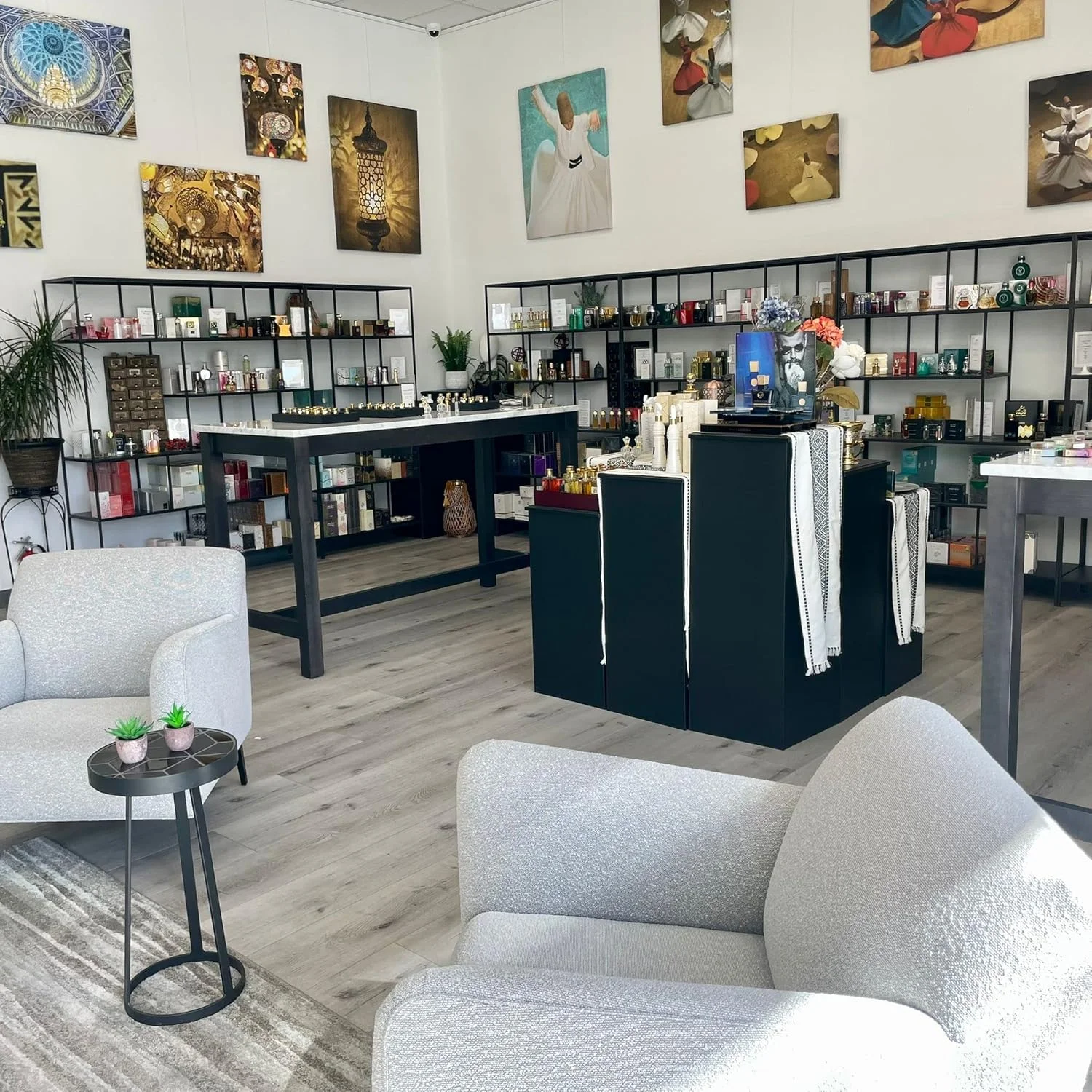 Maison d'Orient MUSK AL SHUYUKH 20 mL روغن رولی فرمون عشق واقعی، مسافرتی زنانه، رولی مشک. عطرهای عربی AL RIYAD. عطر زنانه عربی اورجینال Maison d'Orient MUSK AL SHUYUKH 20 mL روغن رولی فرمون عشق واقعی، مسافرتی زنانه، رولی مشک. عطرهای عربی AL RIYAD. عطر زنانه عربی اورجینال