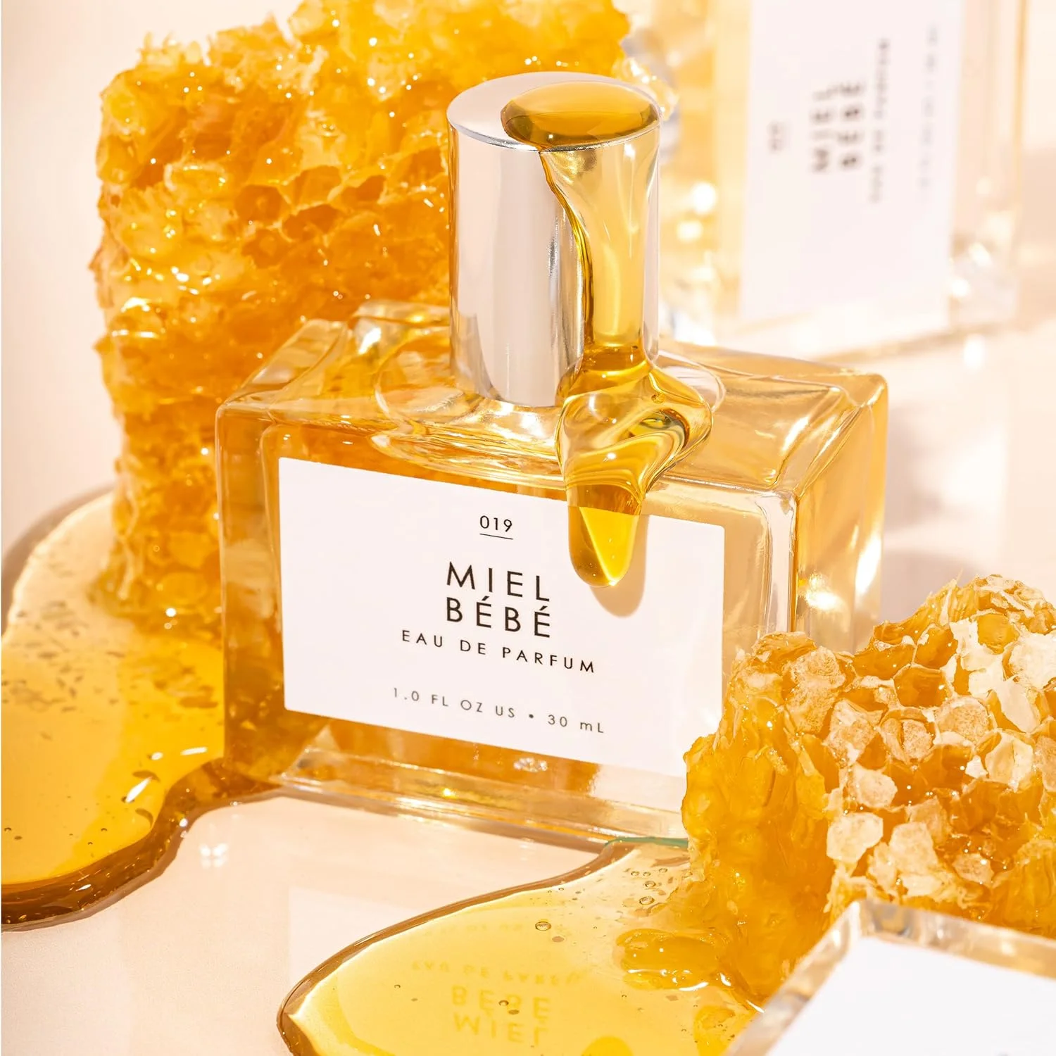 ادو پرفیوم له موند گورمند مدل Miel Bébé - حجم 30 میلی لیتر - با رایحه های پرالین، چوب صندل، عسل و پرتقال ادو پرفیوم له موند گورمند مدل Miel Bébé - حجم 30 میلی لیتر - با رایحه های پرالین، چوب صندل، عسل و پرتقال