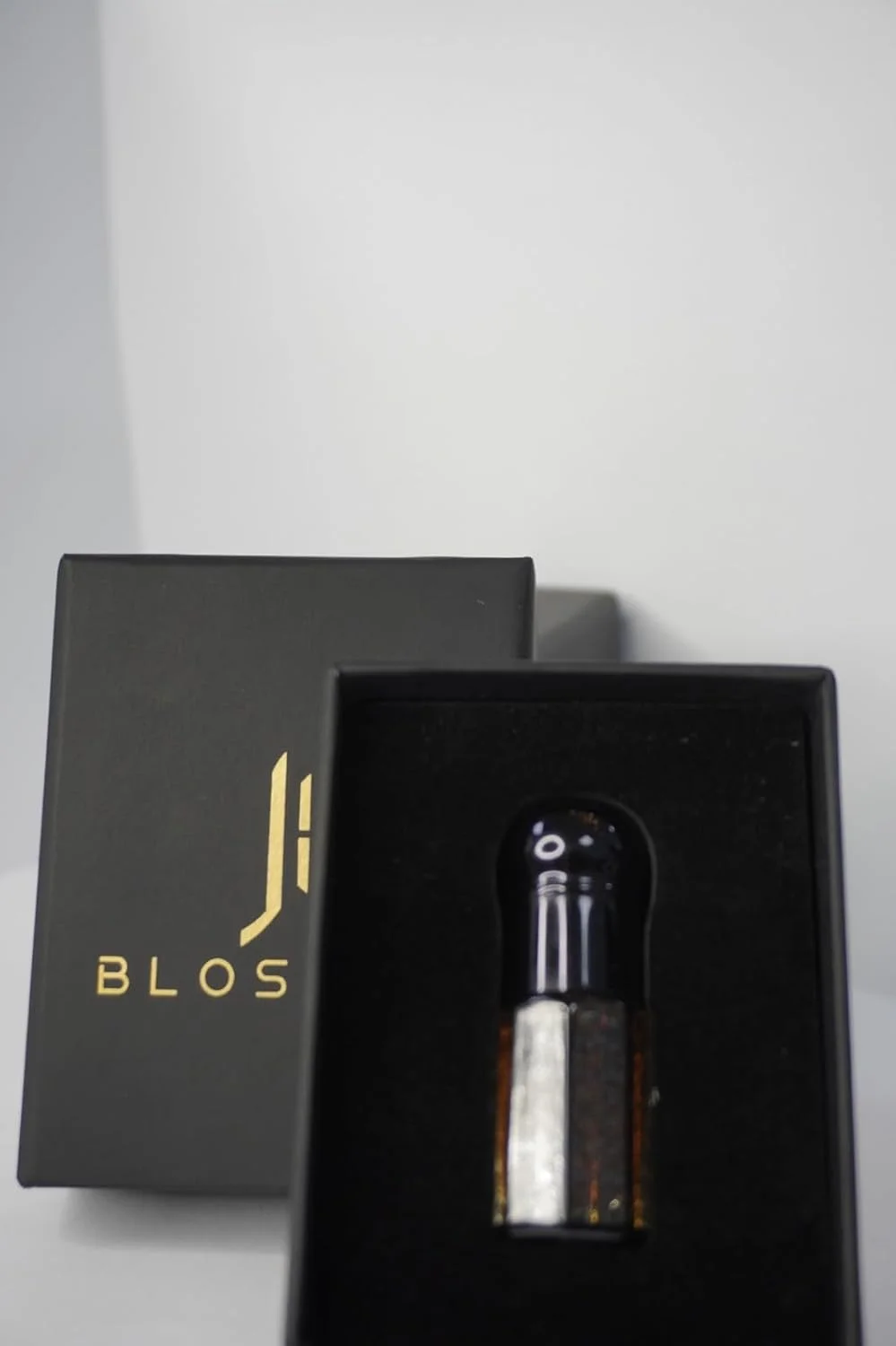 Jh Blossom Dehn Oud Shuyookhi عطر عود شکوفه برای مردان و زنان، اسپری بدن با رایحه عود ماندگار و قوی - عطر اسپری униsex - همراه با 3 میلی لیتر عطر لوکس مردانه و زنانه Jh Blossom Dehn Oud Shuyookhi عطر عود شکوفه برای مردان و زنان، اسپری بدن با رایحه عود ماندگار و قوی - عطر اسپری униsex - همراه با 3 میلی لیتر عطر لوکس مردانه و زنانه