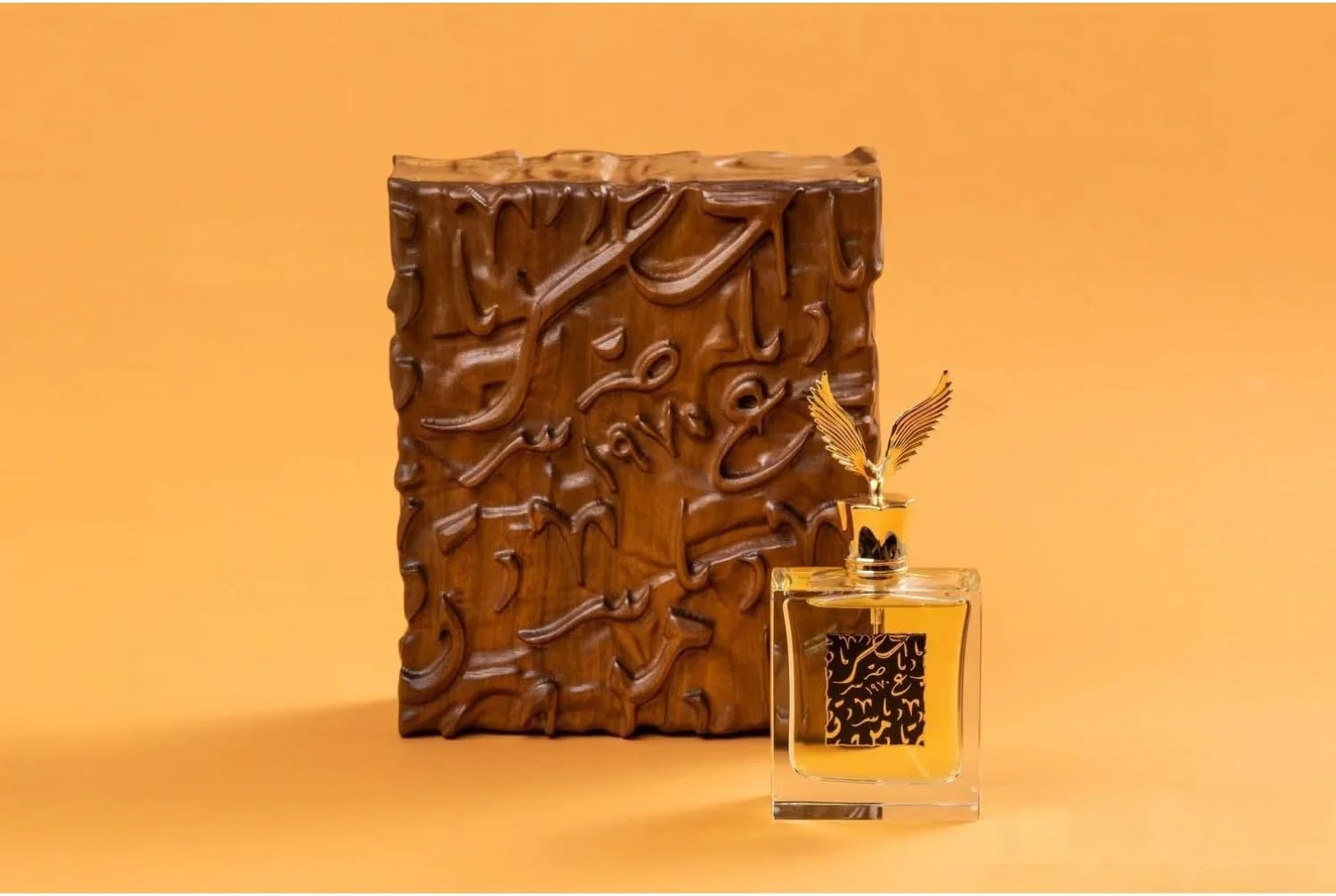 جعبه هدیه چوبی ادو پرفیوم 1970 هلال فول | ست هدیه عطر عربی برای مردان و زنان | رایحه مشک برای یونیسکس | 100% خالص بدون الکل و حلال | 100 میلی لیتر