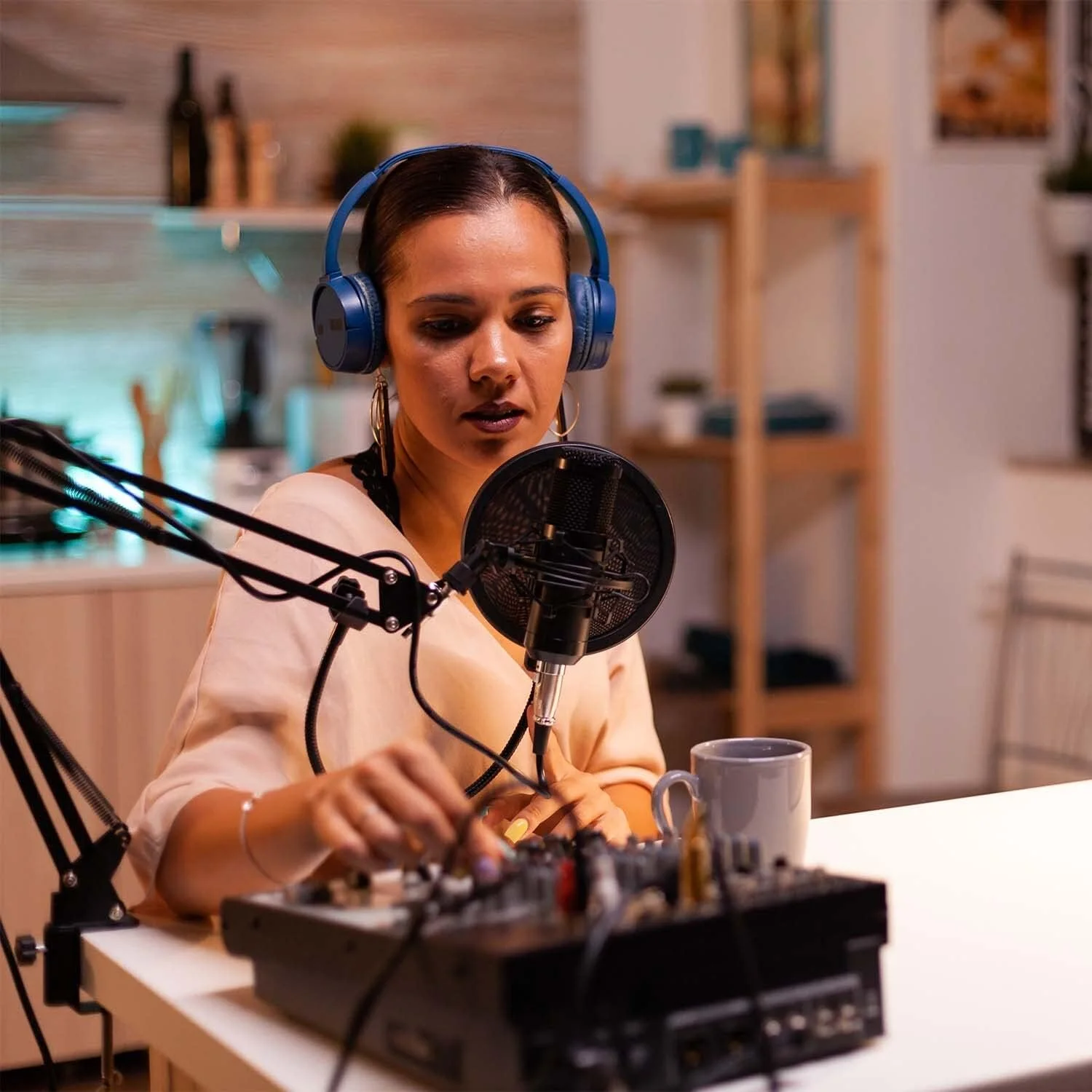 میکروفون استودیویی کاندنسر Audio-Technica AT2020 به همراه فیلتر Knox Gear، بازوی بوم، کابل و بسته شوک مونت (5 قطعه) میکروفون استودیویی کاندنسر Audio-Technica AT2020 به همراه فیلتر Knox Gear، بازوی بوم، کابل و بسته شوک مونت (5 قطعه)