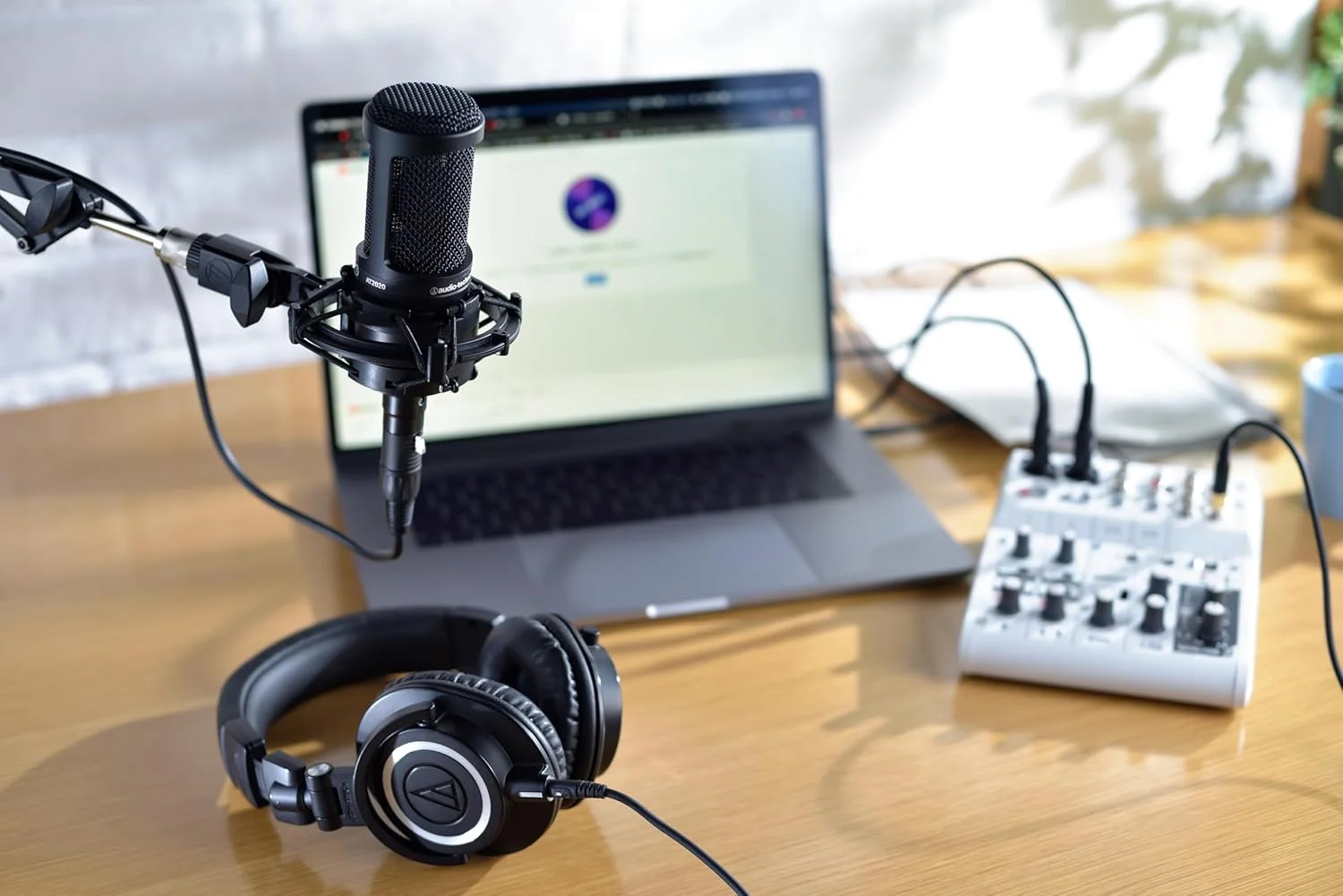 میکروفون کاندنسر کاردیوئید Audio-Technica Audio Technica - AT2020، مشکی میکروفون کاندنسر کاردیوئید Audio-Technica Audio Technica - AT2020، مشکی