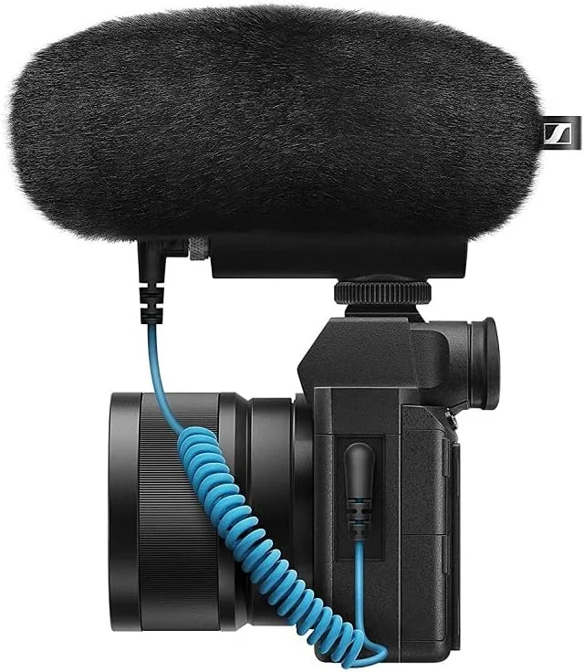 میکروفون شات گان جهت دار Sennheiser MKE 400 با اتصالات 3.5 میلی متری TRS و TRRS برای دوربین های DSLR، بدون آینه و موبایل، 508898 میکروفون شات گان جهت دار Sennheiser MKE 400 با اتصالات 3.5 میلی متری TRS و TRRS برای دوربین های DSLR، بدون آینه و موبایل، 508898