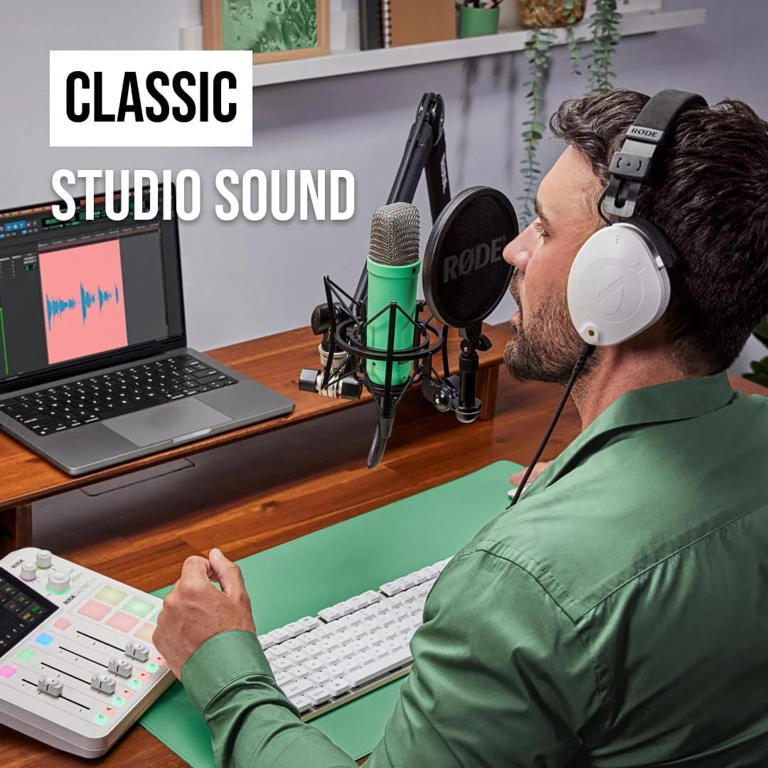 میکروفون کاندنسر دیافراگم بزرگ RØDE NT1 Signature Series به همراه لرزهگیر، پاپ فیلتر و کابل XLR برای تولید موسیقی، ضبط وکال، استریمینگ و پادکست (سبز) (بازسازی شده) میکروفون کاندنسر دیافراگم بزرگ RØDE NT1 Signature Series به همراه لرزهگیر، پاپ فیلتر و کابل XLR برای تولید موسیقی، ضبط وکال، استریمینگ و پادکست (سبز) (بازسازی شده)