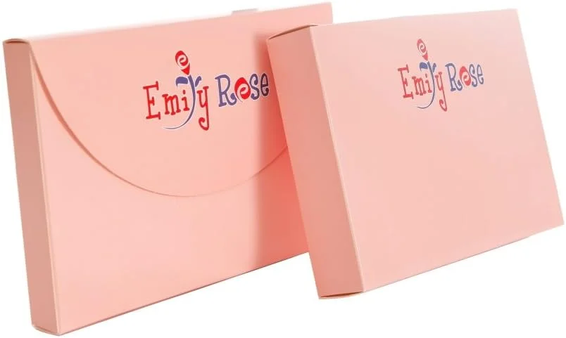 لباس عروسک 18 اینچی امیلی رز | بسته ارزشمند 8 تکه لباس و لوازم جانبی یونیفرم دختر پیشاهنگ دیزی | مناسب برای عروسک های امریکن گرل | بسته بندی شده در جعبه هدیه!