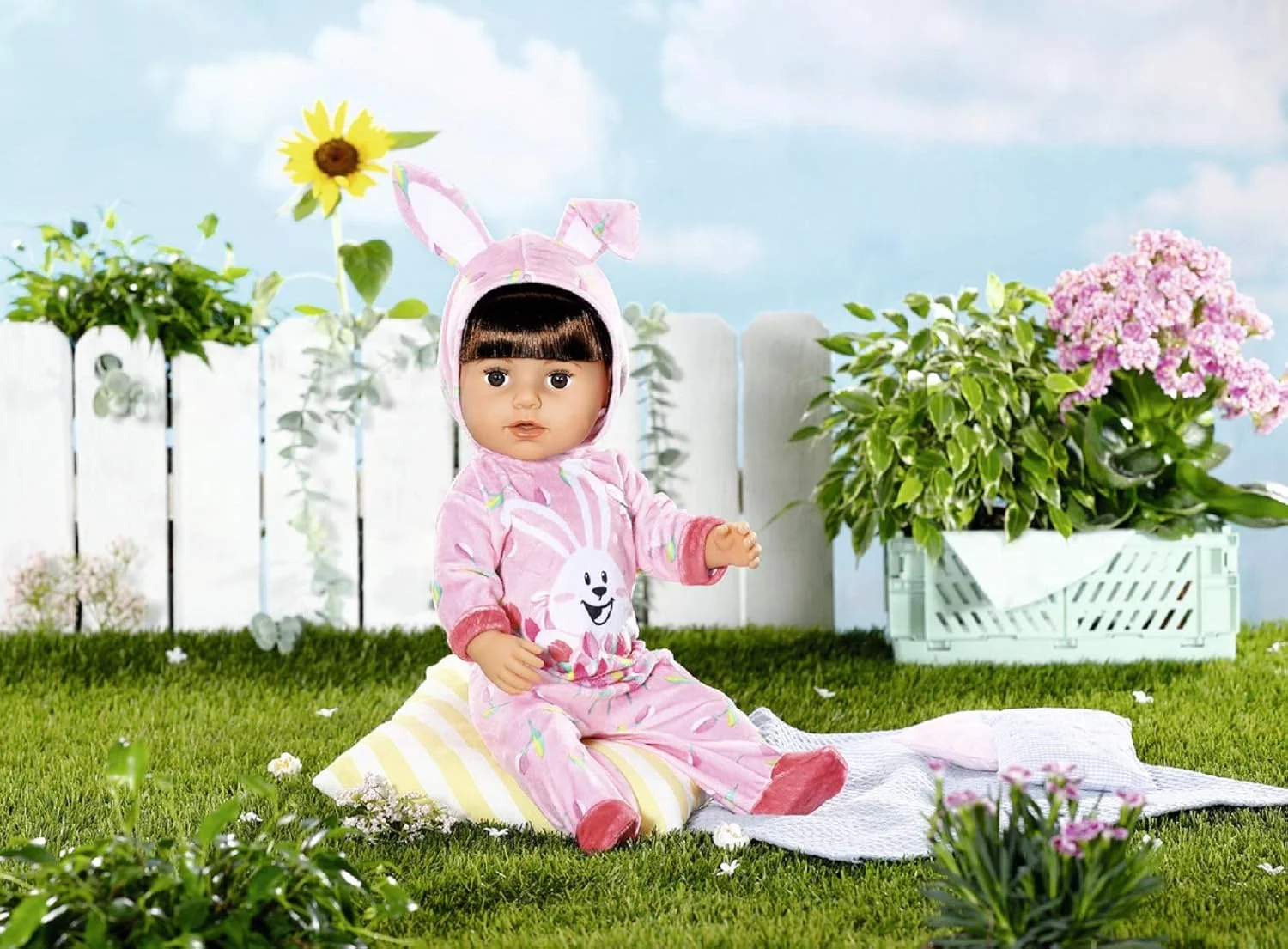 لباس عید پاک BABY born در تخم مرغ عید پاک
