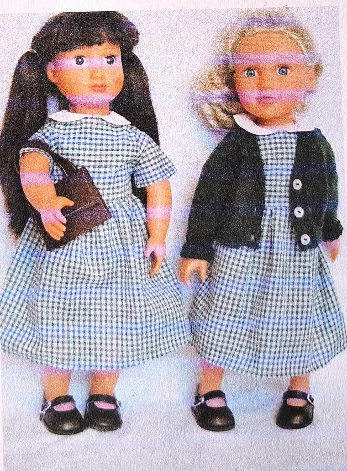 لباس مدرسه ای چهارخانه سبز با ژاکت بافتنی، کیف و کفش مناسب برای عروسک های 18 اینچی مانند Designafriend و Our Generation