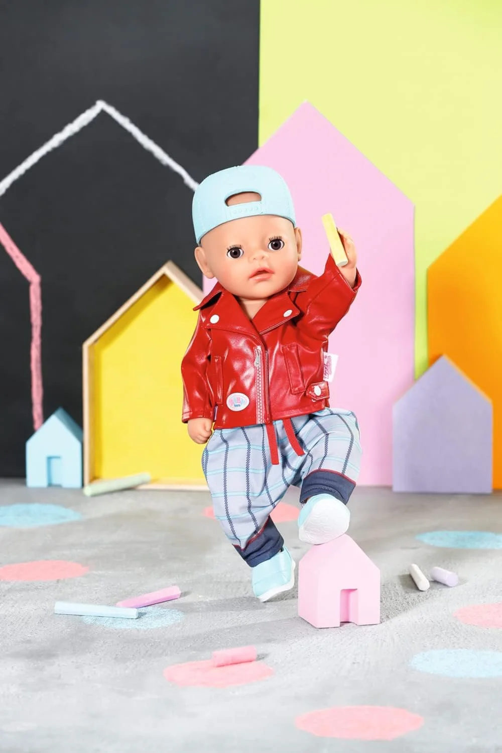 لباس بچه گانه BABY Born Little Cool Kids مدل 832356 - لوازم جانبی لباس با کیفیت بالا برای عروسک های 36 سانتی متری BABY Born برای کودکان نوپا - شامل ژاکت، شلوار، کفش ورزشی، کلاه و چوب لباسی - مناسب از 2 سالگی