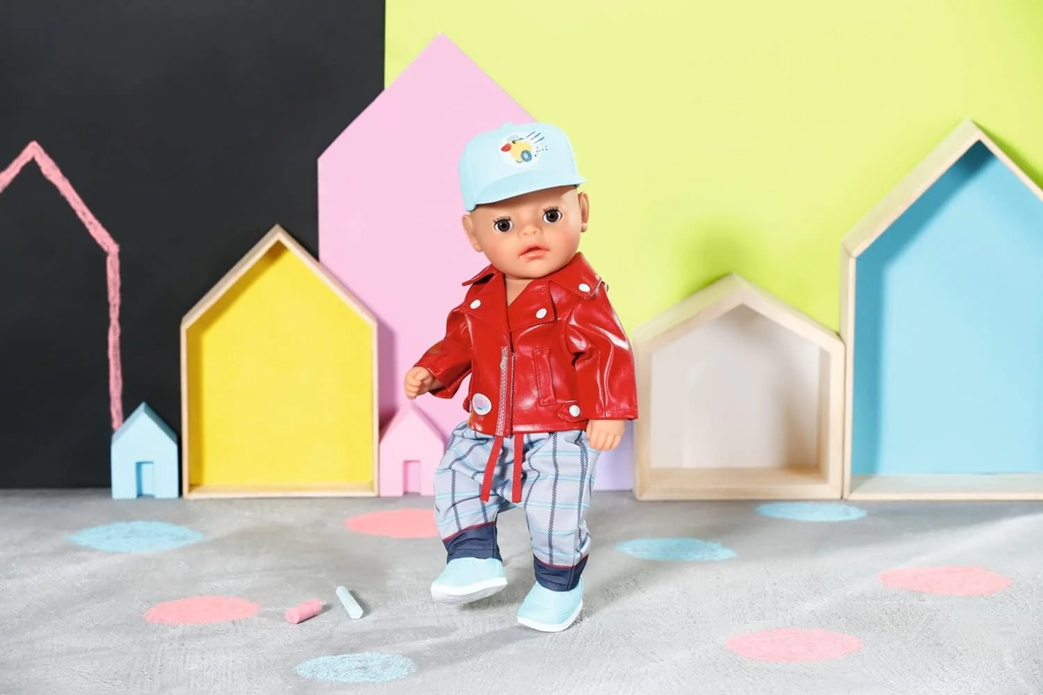 لباس بچه گانه BABY Born Little Cool Kids مدل 832356 - لوازم جانبی لباس با کیفیت بالا برای عروسک های 36 سانتی متری BABY Born برای کودکان نوپا - شامل ژاکت، شلوار، کفش ورزشی، کلاه و چوب لباسی - مناسب از 2 سالگی