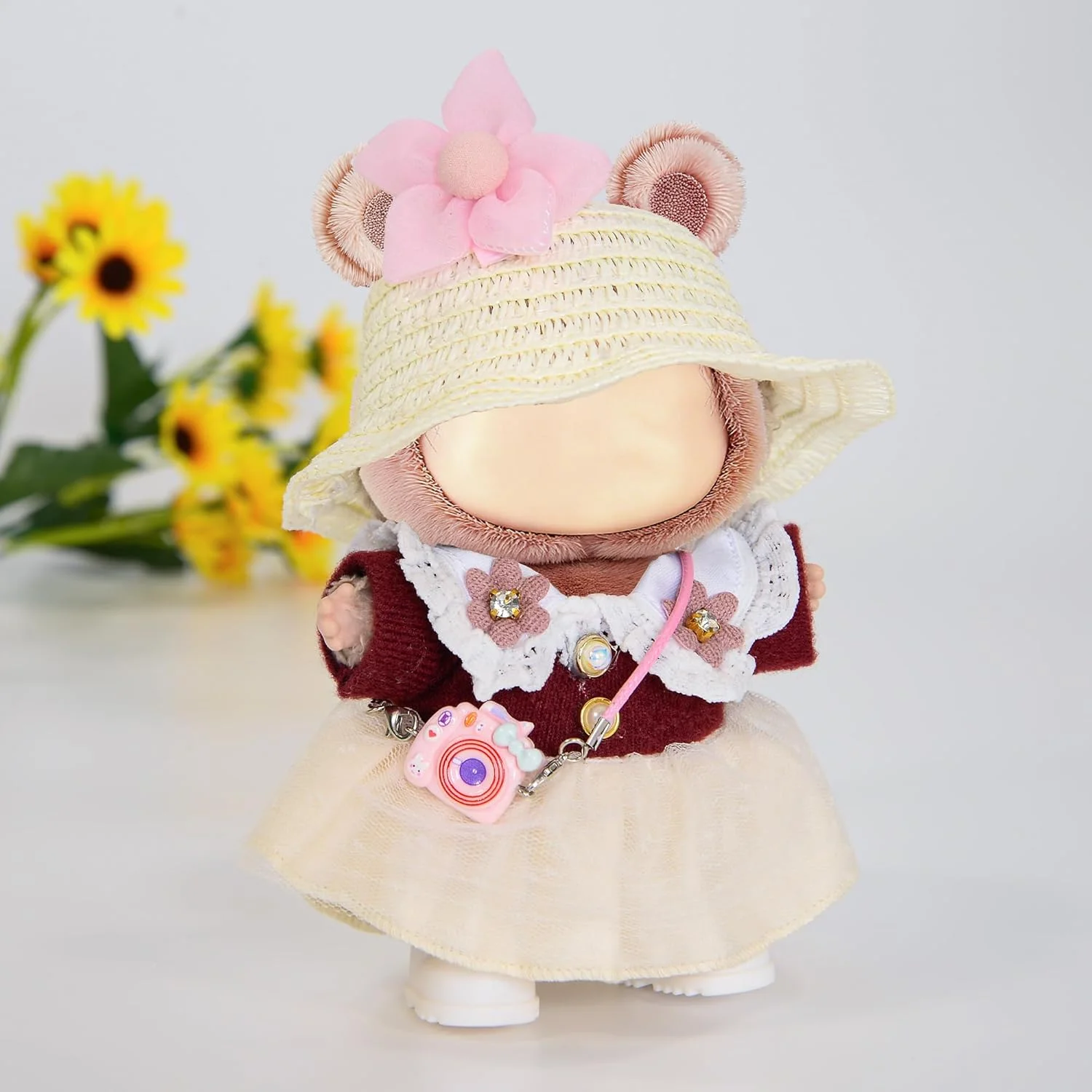 ست لباس و لوازم جانبی شیک عروسک آیبایدا 17 سانتیمتری شامل: کلاه حصیری، لباس، گیره موی گل، کفش و کیف (عروسک و عینک شامل نمیشود) ست لباس و لوازم جانبی شیک عروسک آیبایدا 17 سانتیمتری شامل: کلاه حصیری، لباس، گیره موی گل، کفش و کیف (عروسک و عینک شامل نمیشود)