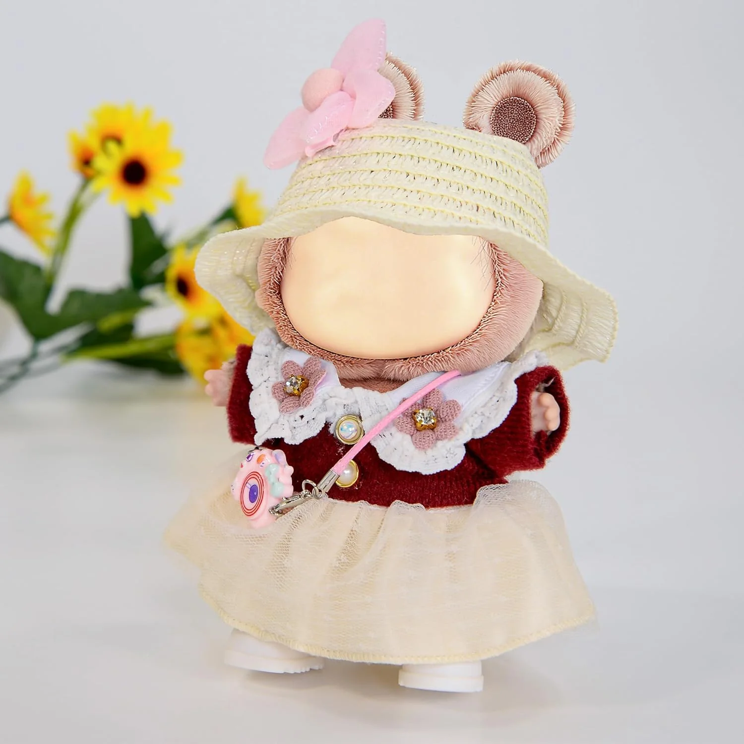 ست لباس و لوازم جانبی شیک عروسک آیبایدا 17 سانتیمتری شامل: کلاه حصیری، لباس، گیره موی گل، کفش و کیف (عروسک و عینک شامل نمیشود) ست لباس و لوازم جانبی شیک عروسک آیبایدا 17 سانتیمتری شامل: کلاه حصیری، لباس، گیره موی گل، کفش و کیف (عروسک و عینک شامل نمیشود)