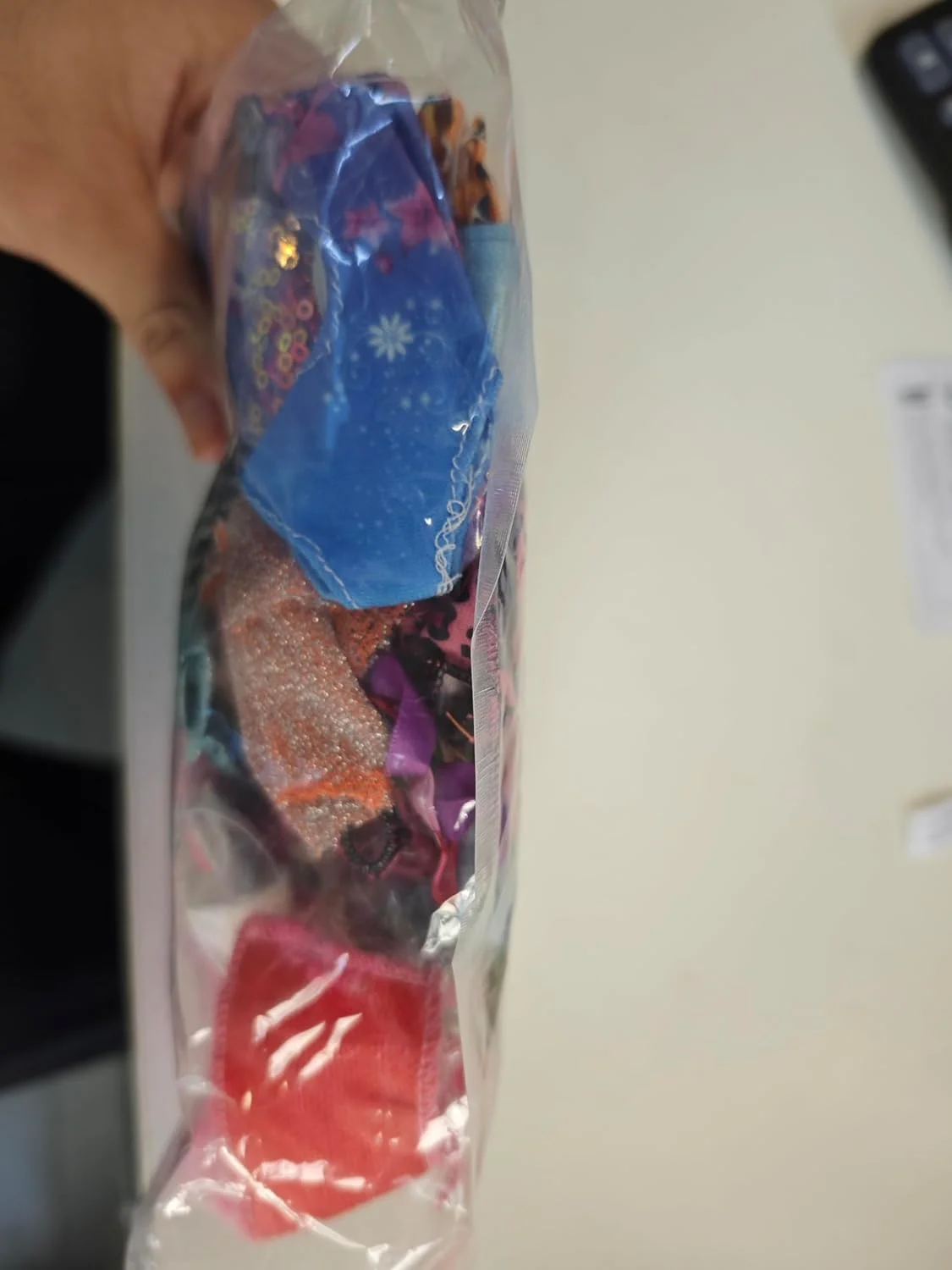 51 تکه لباس و لوازم جانبی برای عروسک ها، شامل 5 لباس عروسی، 10 دامن ساسون دار، 2 دامن فانتزی، 2 تاپ و شلوار، 2 بیکینی، 20 کفش، 17 لوازم جانبی برای عروسک های 11.5 اینچی (استایل تصادفی) 51 تکه لباس و لوازم جانبی برای عروسک ها، شامل 5 لباس عروسی، 10 دامن ساسون دار، 2 دامن فانتزی، 2 تاپ و شلوار، 2 بیکینی، 20 کفش، 17 لوازم جانبی برای عروسک های 11.5 اینچی (استایل تصادفی)