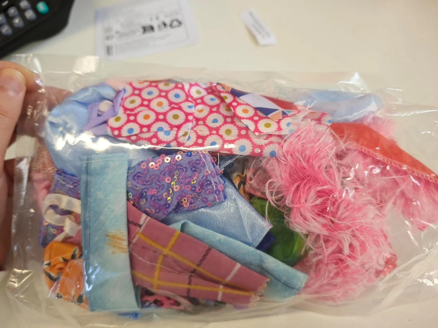 51 تکه لباس و لوازم جانبی برای عروسک ها، شامل 5 لباس عروسی، 10 دامن ساسون دار، 2 دامن فانتزی، 2 تاپ و شلوار، 2 بیکینی، 20 کفش، 17 لوازم جانبی برای عروسک های 11.5 اینچی (استایل تصادفی) 51 تکه لباس و لوازم جانبی برای عروسک ها، شامل 5 لباس عروسی، 10 دامن ساسون دار، 2 دامن فانتزی، 2 تاپ و شلوار، 2 بیکینی، 20 کفش، 17 لوازم جانبی برای عروسک های 11.5 اینچی (استایل تصادفی)