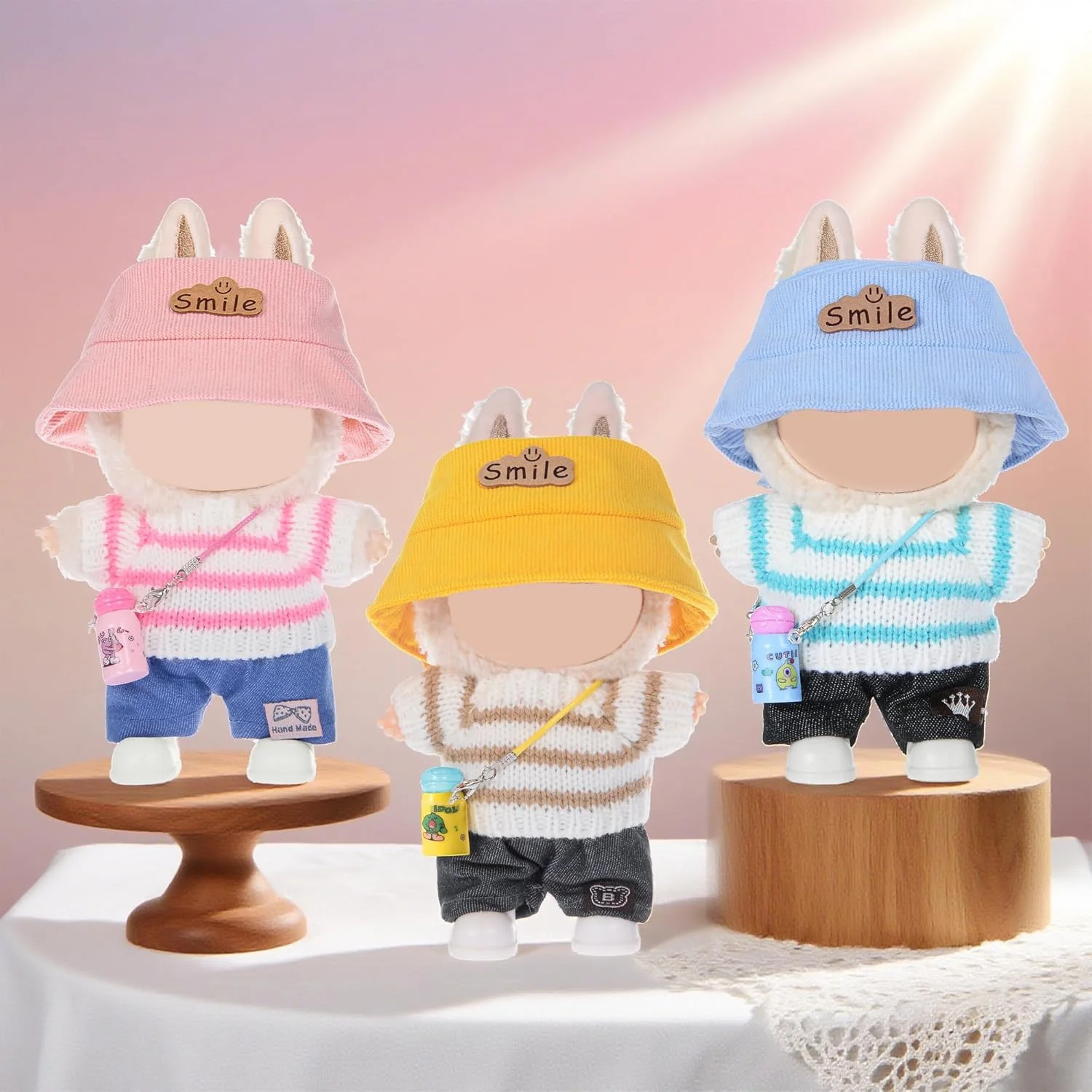 dollbie مجموعه 3 عددی لباس بافتنی عروسک، لباس و لوازم جانبی برای عروسک های 17 سانتی متری شامل: 3 کلاه، 3 تاپ، 3 شلوار، 3 کیف (عروسک شامل نمی شود) dollbie مجموعه 3 عددی لباس بافتنی عروسک، لباس و لوازم جانبی برای عروسک های 17 سانتی متری شامل: 3 کلاه، 3 تاپ، 3 شلوار، 3 کیف (عروسک شامل نمی شود)