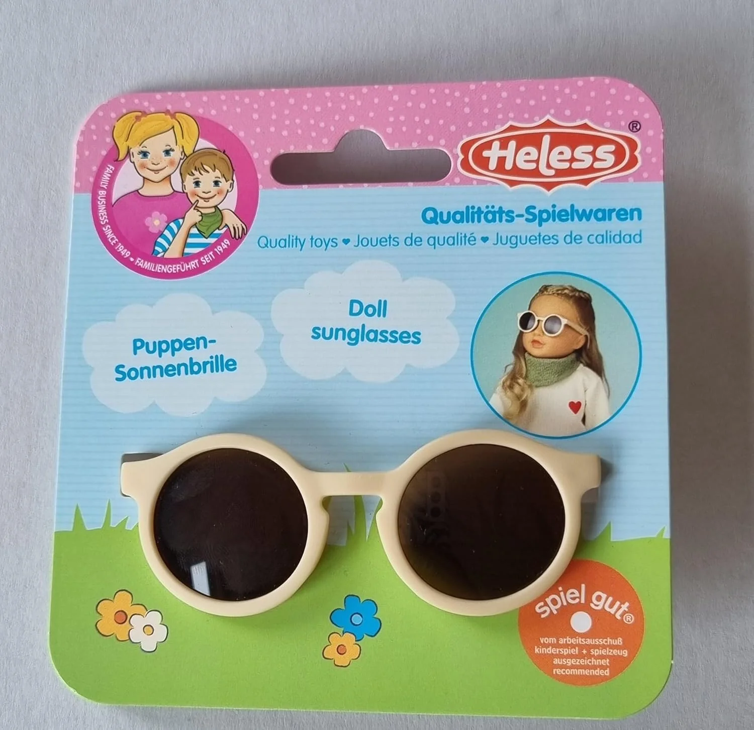 عینک آفتابی عروسکی Heless 155، بژ، با لنزهای گرد، مناسب برای عروسک ها و اسباب بازی های نرم عینک آفتابی عروسکی Heless 155، بژ، با لنزهای گرد، مناسب برای عروسک ها و اسباب بازی های نرم