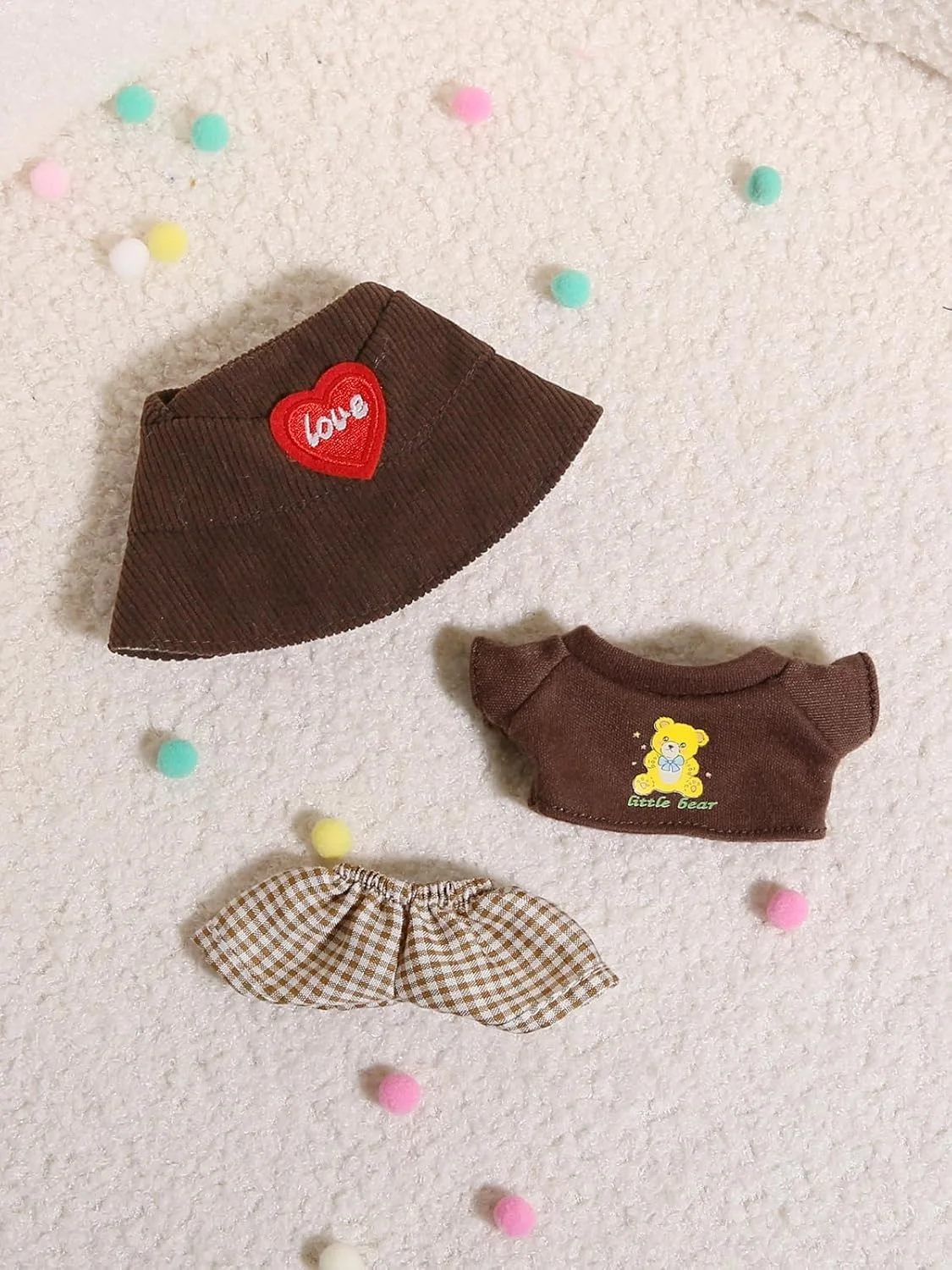ست لباس 3 تکه برای عروسک های لابوبو 17 سانتی متری، شامل کلاه و سرهمی، لوازم جانبی زیبا برای عروسک خرس قهوه طراح، مناسب برای نمایش و ایفای نقش (عروسک شامل نمی شود)