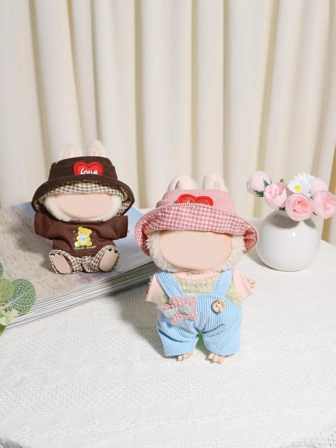ست لباس 3 تکه برای عروسک های لابوبو 17 سانتی متری، شامل کلاه و سرهمی، لوازم جانبی زیبا برای عروسک خرس قهوه طراح، مناسب برای نمایش و ایفای نقش (عروسک شامل نمی شود)