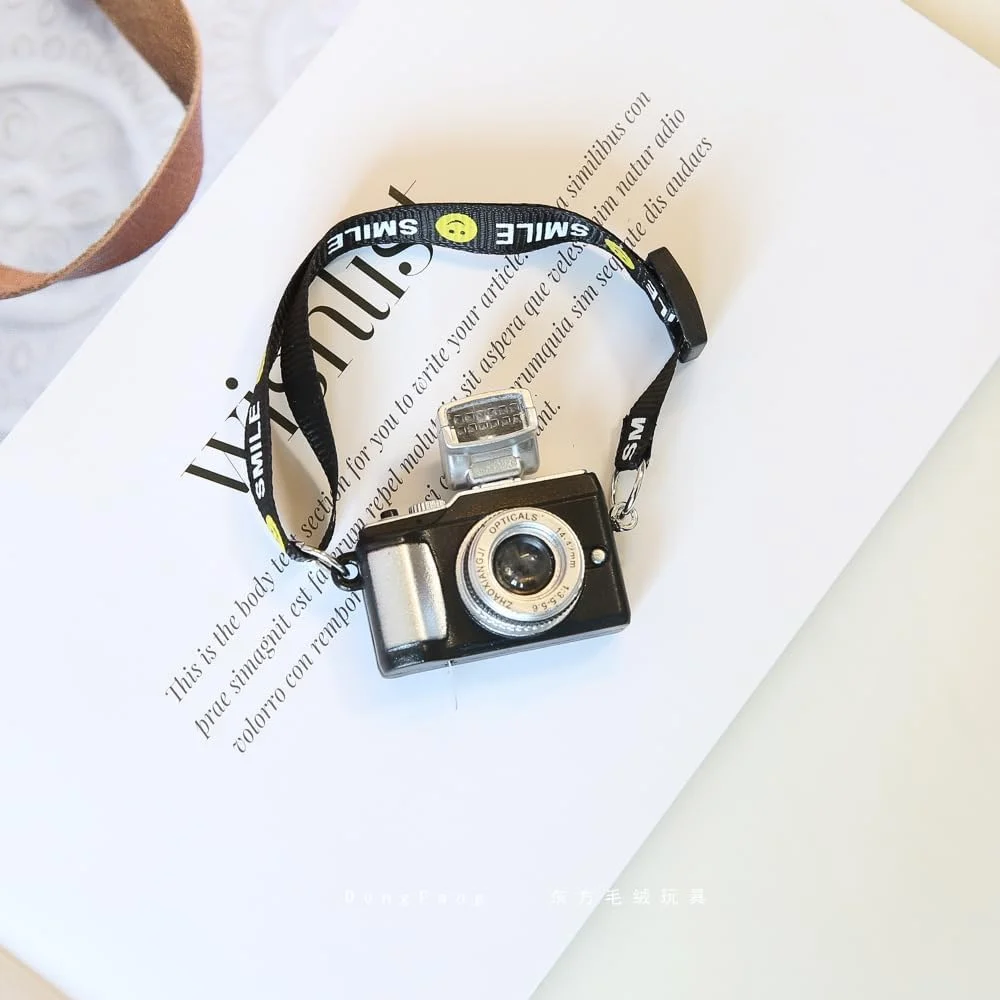 ست لباس عکاسی جذاب برای عروسک های لابوبو نسل 1/2/3، تاپ پشمی صورتک خندان قهوه ای، کلاه پشمی مشکی، دوربین مینیاتوری، عینک، کفش های کتانی، ایده آل برای طرفداران و کلکسیونرها (عروسک شامل نمی شود)