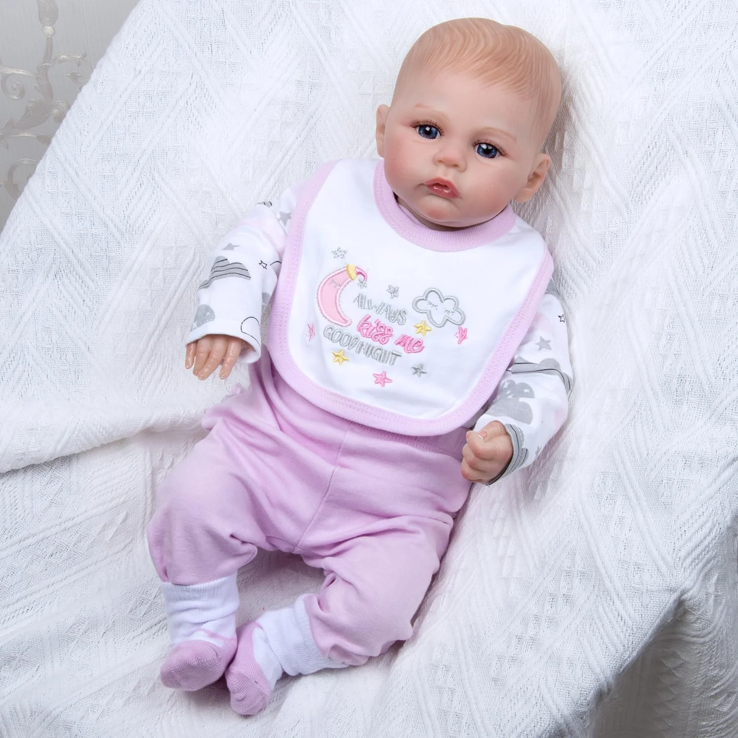 ست لباس 4 تکه عروسک نوزاد Reborn مناسب برای عروسک های 17-22 اینچی، لباس های عروسک نوزاد ماه و ستاره Reborn با پیش بند و جوراب برای عروسک های نوزاد دخترانه واقعی، صورتی ست لباس 4 تکه عروسک نوزاد Reborn مناسب برای عروسک های 17-22 اینچی، لباس های عروسک نوزاد ماه و ستاره Reborn با پیش بند و جوراب برای عروسک های نوزاد دخترانه واقعی، صورتی