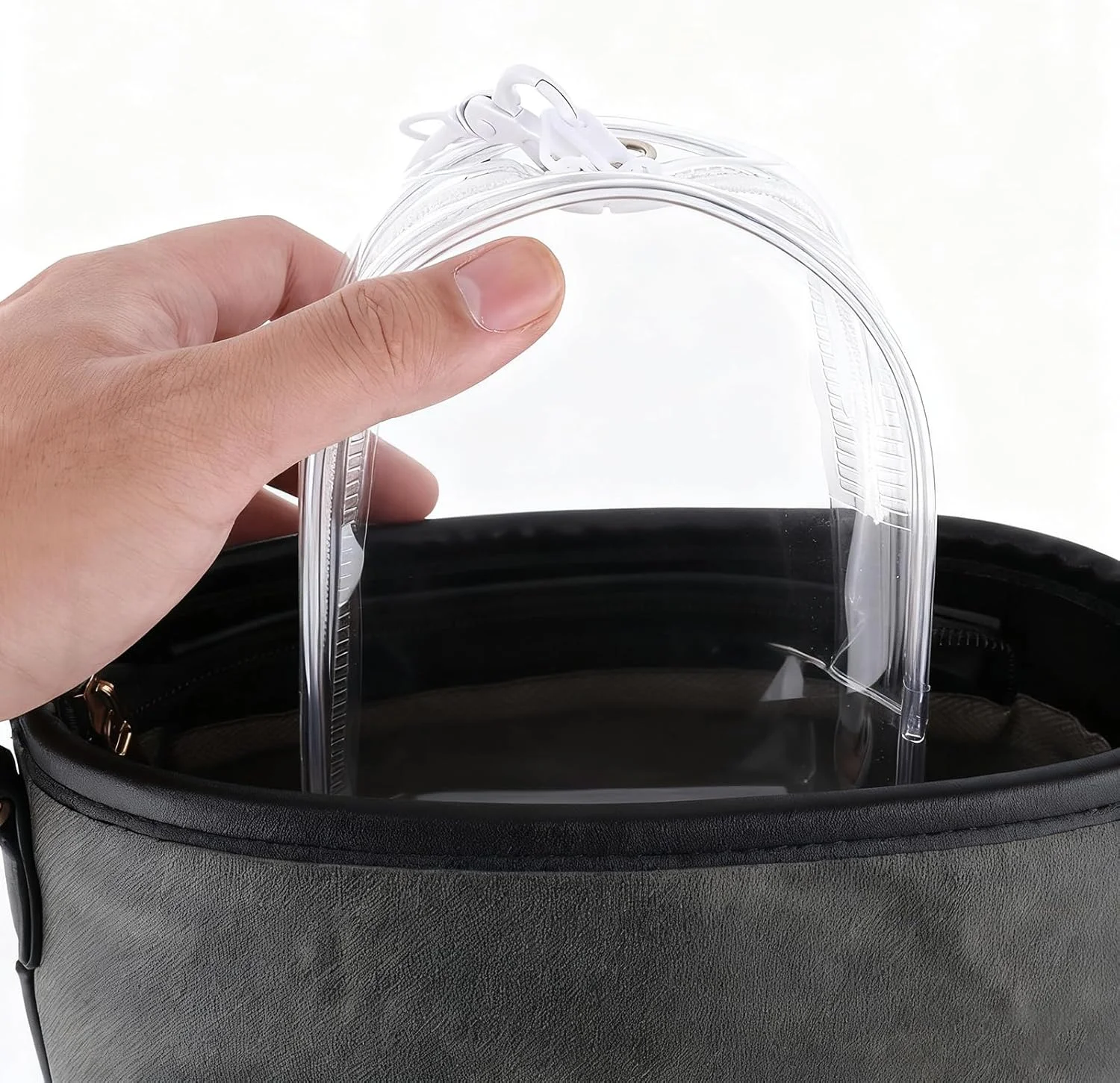 کیف نمایشگر شفاف فیگور Tinoaly با ست لباس عروسک 6.7 اینچی (تی شرت، دامن، جلیقه، گردنبند)، جاکلیدی لوازم جانبی برای نگهداری و نمایش لباس، جعبه محافظ لباس (عروسک شامل نمی شود)