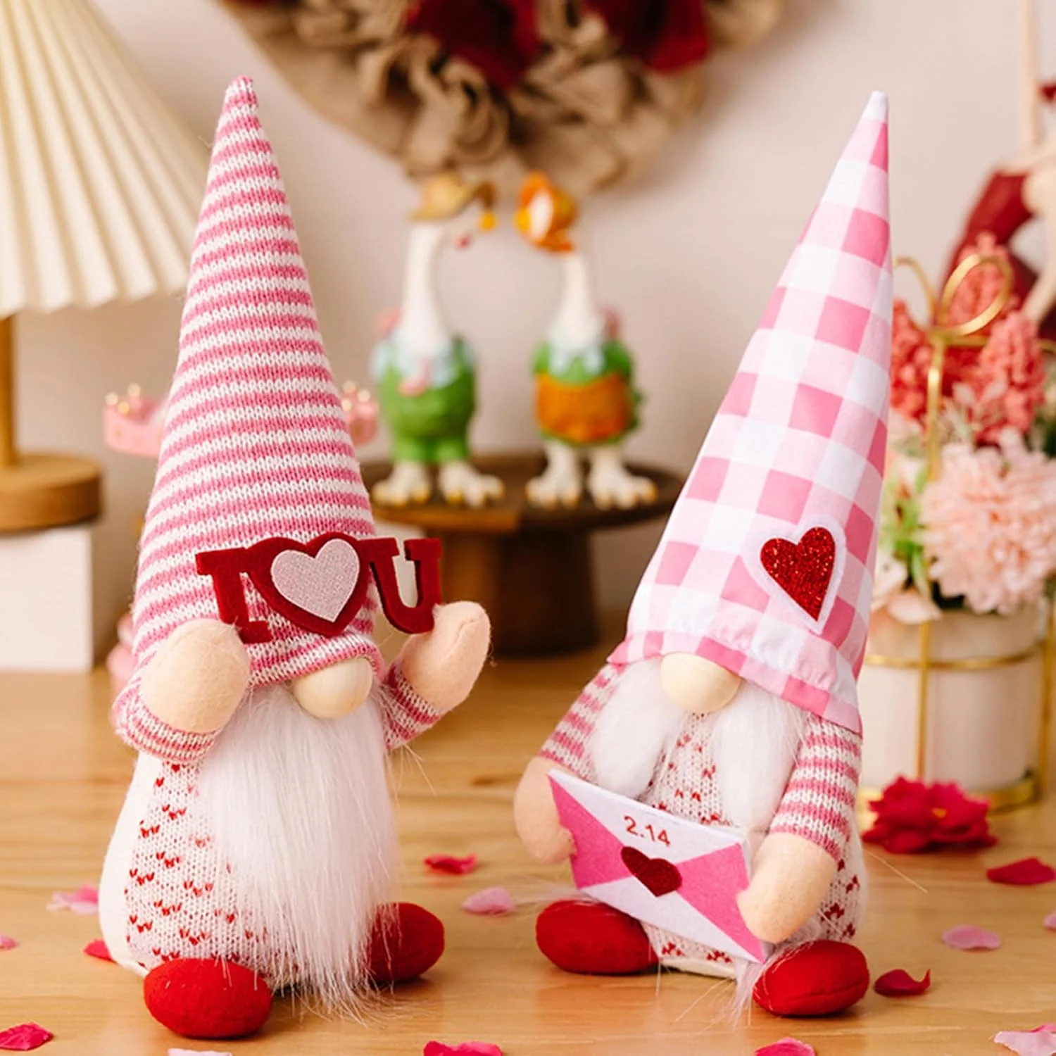 مجسمه دست ساز گنوم های متنوع روز ولنتاین، تزئینی برای خانه و محل کار، لوازم زیبای جشن تعطیلات، مناسب برای دوستداران انیمه مجسمه دست ساز گنوم های متنوع روز ولنتاین، تزئینی برای خانه و محل کار، لوازم زیبای جشن تعطیلات، مناسب برای دوستداران انیمه