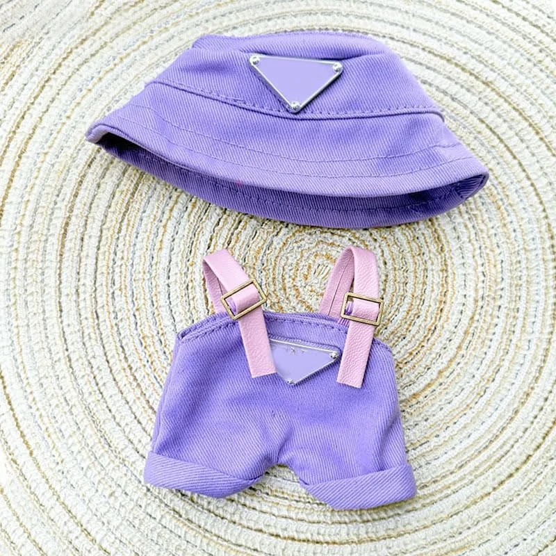 ست لباس 17 سانتی متری (شامل عروسک نمی شود)، ست کلاه و سرهمی، سبک منحصر به فرد و زیبا، لباس های مد روز، تزئینات آویز (بنفش)