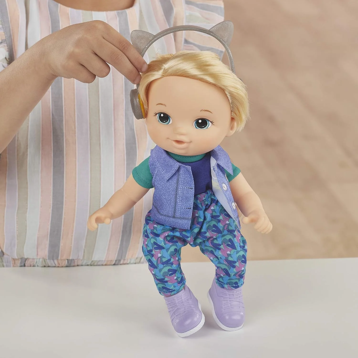 لباس Baby Alive Littles، Little Styles Bounce to The Beat برای عروسک های Littles لباس Baby Alive Littles، Little Styles Bounce to The Beat برای عروسک های Littles