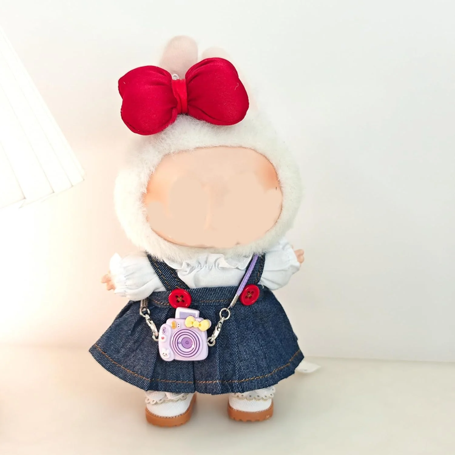 ست لباس 5 تکه برای عروسک لابوبو شامل لباس، شلوار، کفش، گیره سر و دوربین - استایل خنک و غیر رسمی برای عروسک های 17 سانتی متری (عروسک شامل نمی شود) ست لباس 5 تکه برای عروسک لابوبو شامل لباس، شلوار، کفش، گیره سر و دوربین - استایل خنک و غیر رسمی برای عروسک های 17 سانتی متری (عروسک شامل نمی شود)