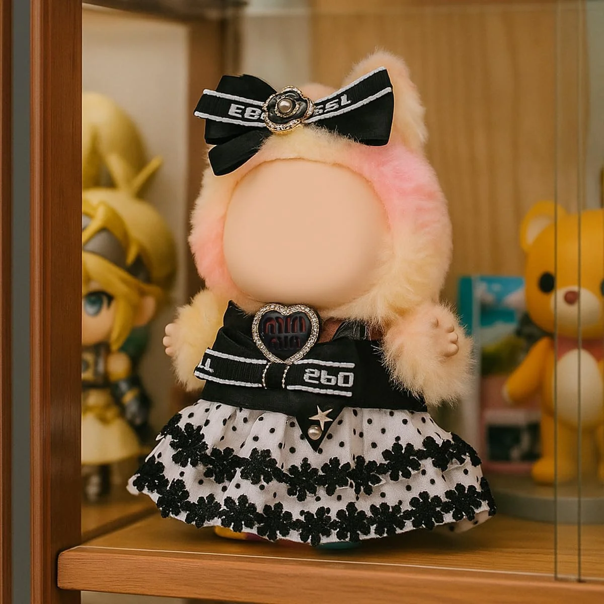 لباس پروکسیما دایرکت برای لابوبو شامل دامن، لباس، لوازم جانبی، سربند، دامن ساسپندر و گردنبند (بدون عروسک)