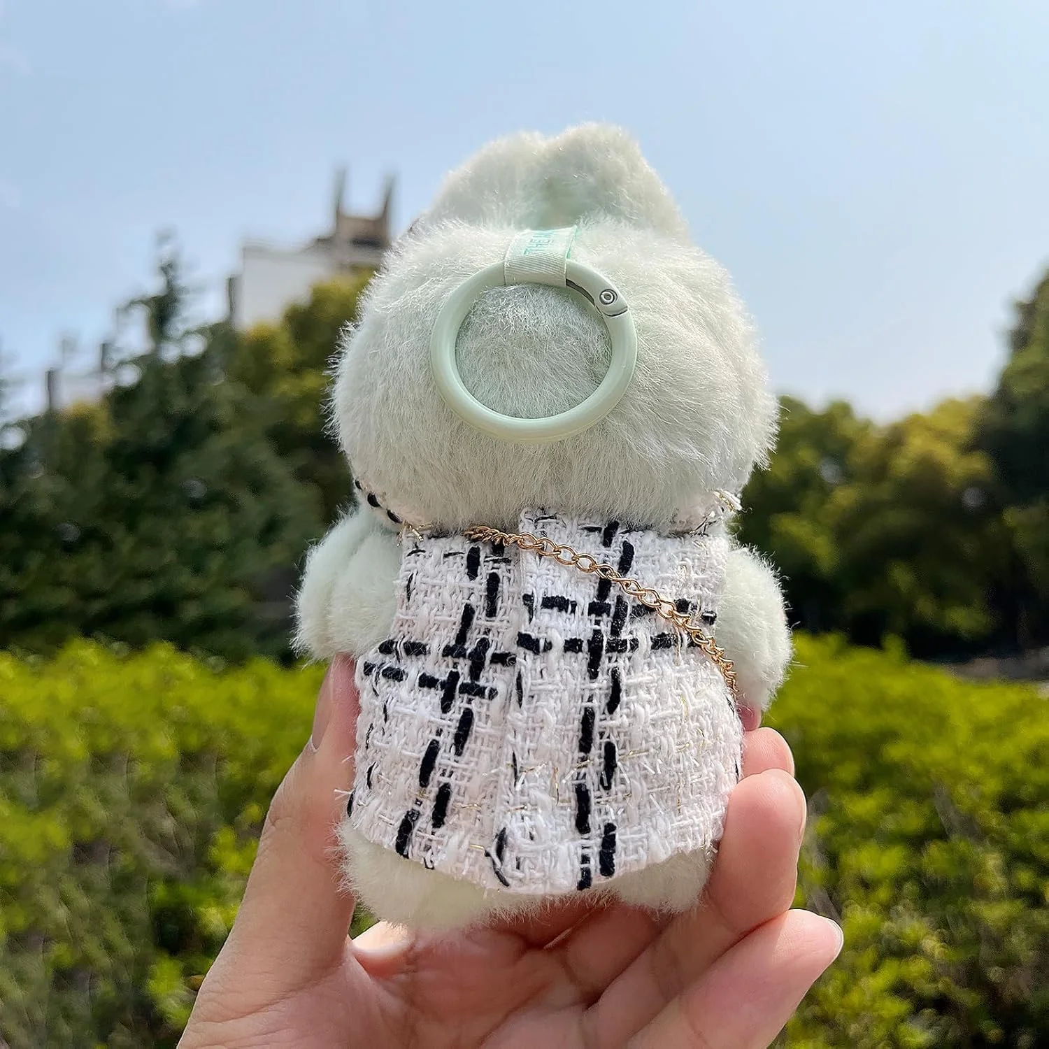 لباس - ست شیک چهارخانه کلاسیک برای عروسک 17 سانتی متری Lbubu، شامل یک پیراهن چهارخانه سفید و مشکی، پاپیون سر و کیف مینی مشکی شیک - عروسک شامل نمی شود (سفید)