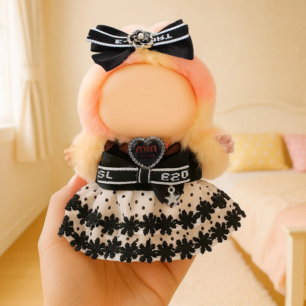 لباس پروکسیما دایرکت برای لابوبو شامل دامن، لباس، لوازم جانبی، سربند، دامن ساسپندر و گردنبند (بدون عروسک)