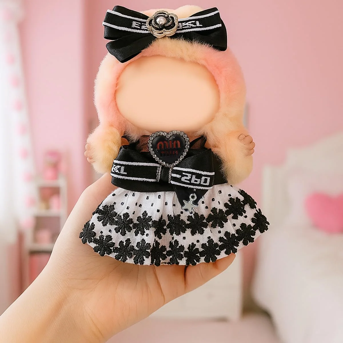 لباس پروکسیما دایرکت برای لابوبو شامل دامن، لباس، لوازم جانبی، سربند، دامن ساسپندر و گردنبند (بدون عروسک)