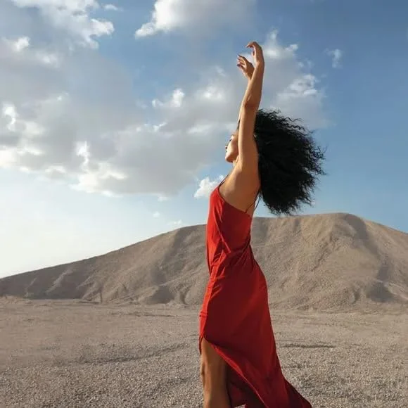 ادکلن زنانه آوون Far Away، ادو پرفیوم گلی 50 میلی لیتر ادکلن زنانه آوون Far Away، ادو پرفیوم گلی 50 میلی لیتر