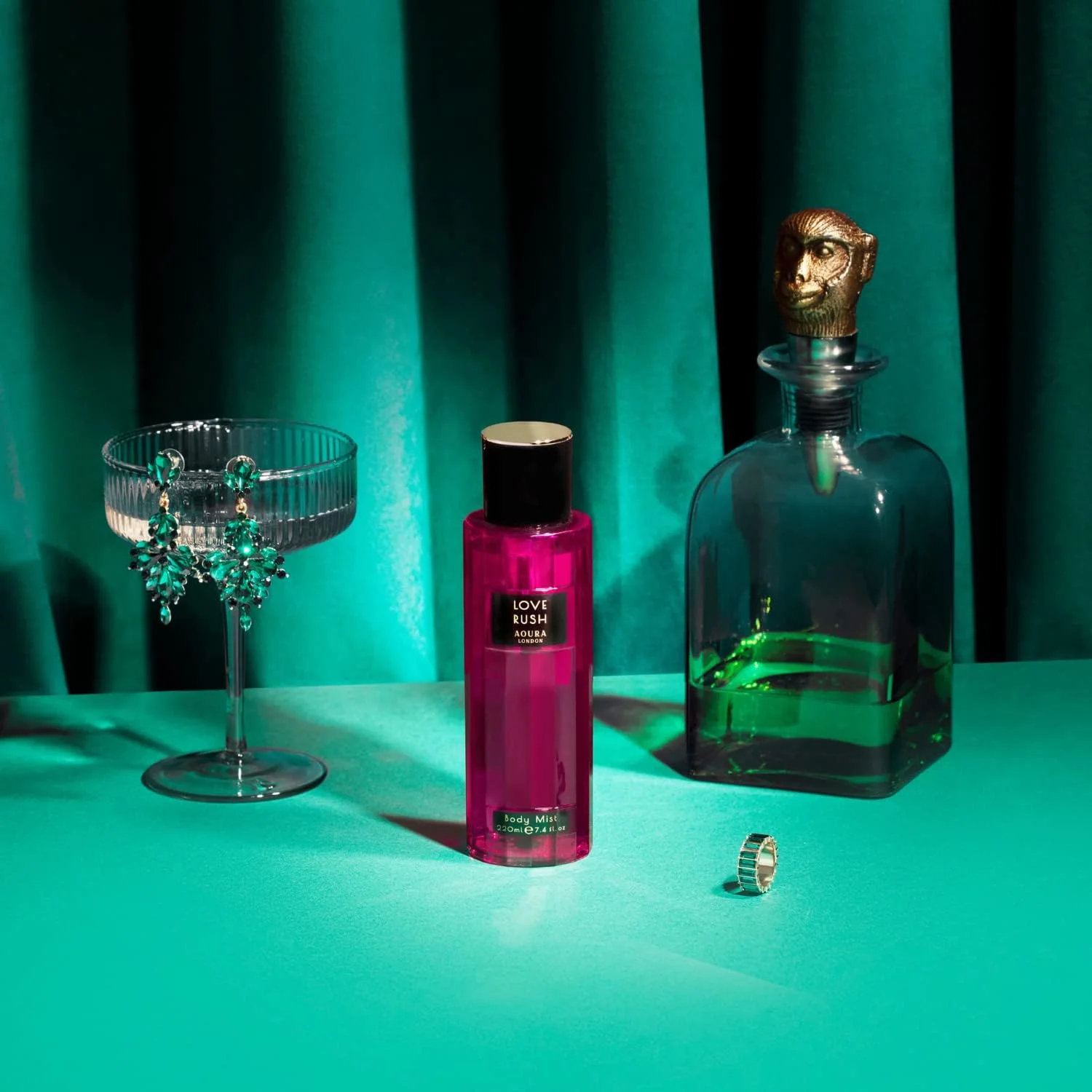 بادی میست زنانه Aoura London Love Rush 220ml | رایحه گلی تازه و ماندگار | اسپری خوشبو کننده روزانه