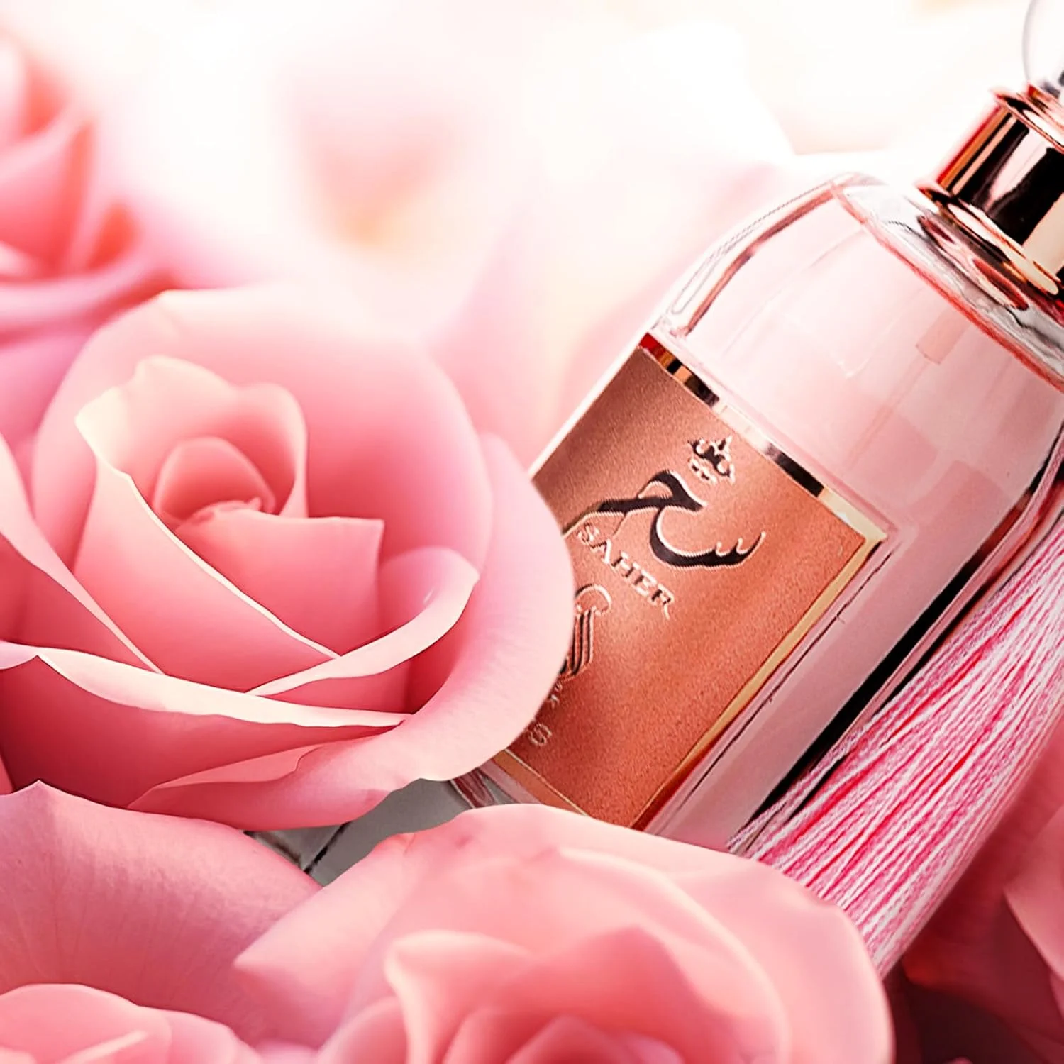 عطر زنانه آل ابصار سحر رز 100 میلی لیتر – ادو پرفیوم - رایحه گلی ظریف با لیمو، یاس، رز، وانیل و مشک – رایحه لوکس و ماندگار در جعبه مخملی صورتی