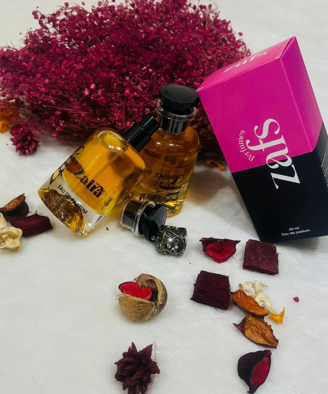 عطر زنانه ماندگار زایرا از زفس پرفیومز، عطر لوکس ادو پرفیوم 60 میلی لیتر عطر زنانه ماندگار زایرا از زفس پرفیومز، عطر لوکس ادو پرفیوم 60 میلی لیتر