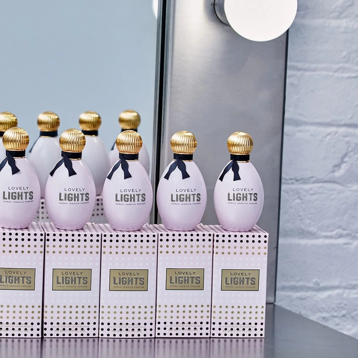 عطر ادکلن زنانه لاولی لایتس بای اس جی پی - رایحه ای جذاب و نشاط آور با الهام از شهر نیویورک - ترکیبی از نت های گلی، چوبی و مشک - پیچ امین الدوله، گاردنیا، عنبر و چوب صندل 30 میلی لیتر عطر ادکلن زنانه لاولی لایتس بای اس جی پی - رایحه ای جذاب و نشاط آور با الهام از شهر نیویورک - ترکیبی از نت های گلی، چوبی و مشک - پیچ امین الدوله، گاردنیا، عنبر و چوب صندل 30 میلی لیتر