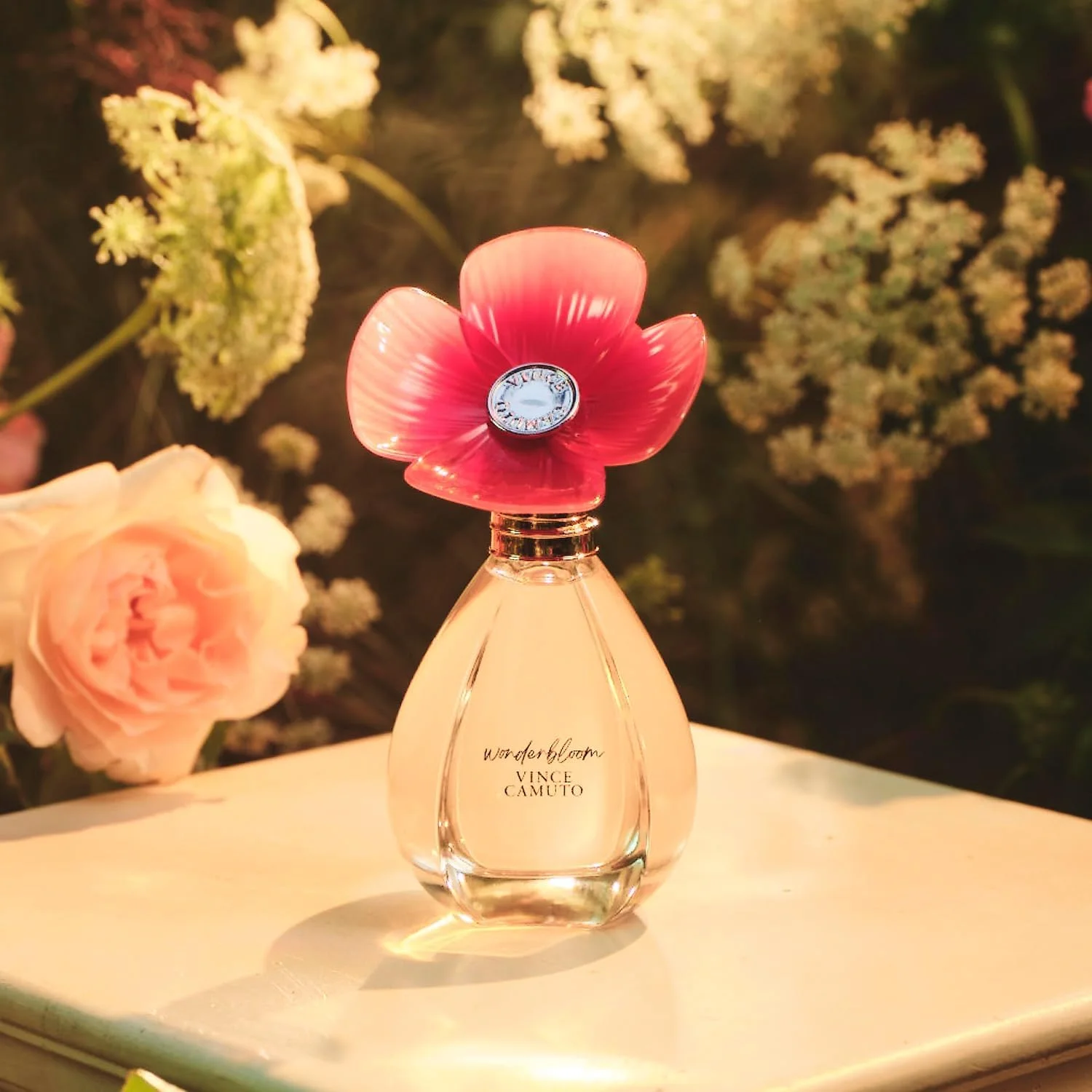 عطر زنانه وینس کاموتو واندر بلوم ادو پرفیوم، با رایحه گل فریزیا سفید، برگ گلابی و چوب صندل، 100 میلی لیتر