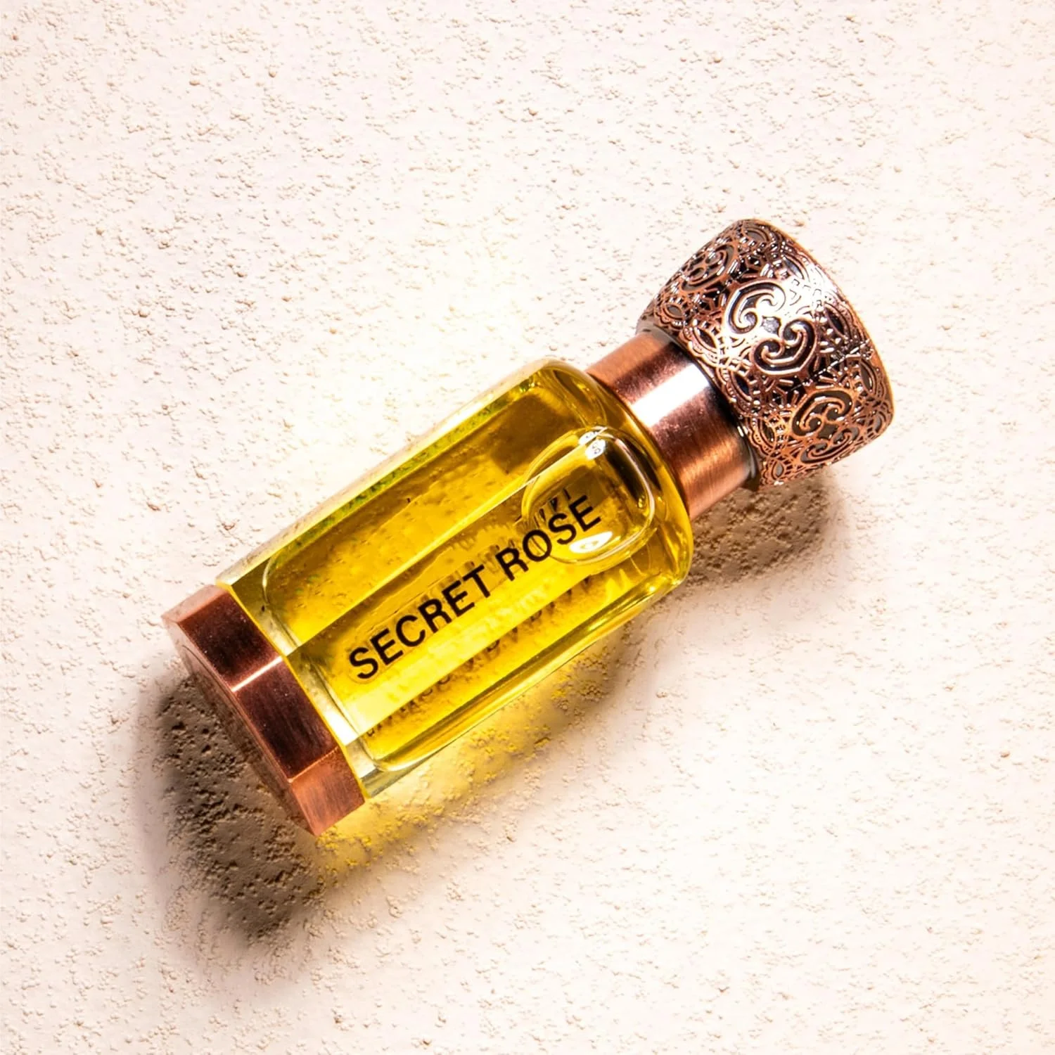 عطر روغنی унисекс Swiss Arabian Secret Rose حجم 12 میلی لیتر عطر روغنی унисекс Swiss Arabian Secret Rose حجم 12 میلی لیتر
