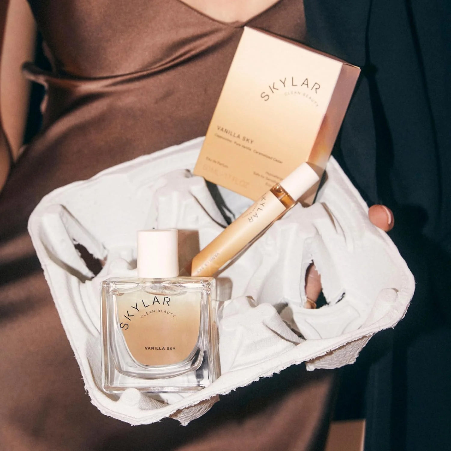 ادکلن وانیلا اسکای Skylar - عطر ضد حساسیت و پاکیزه برای زنان و مردان، وگان و ایمن برای پوست های حساس - رایحه های کاپوچینو، وانیل و سدر کاراملی - 10 میلی لیتر ادکلن وانیلا اسکای Skylar - عطر ضد حساسیت و پاکیزه برای زنان و مردان، وگان و ایمن برای پوست های حساس - رایحه های کاپوچینو، وانیل و سدر کاراملی - 10 میلی لیتر