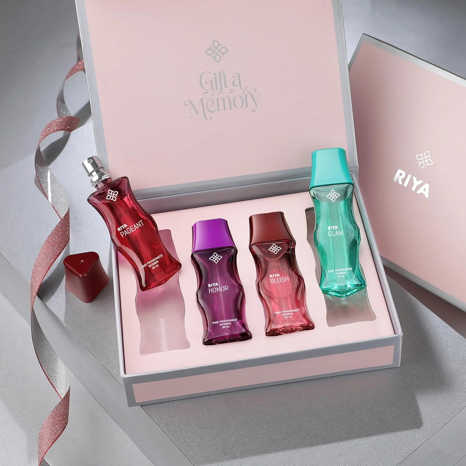 عطر زنانه چوبی Riya Gift A Memory ادو پرفیوم اسپری / ست هدیه عطر زنانه پریمیوم 4Nx20 میلی لیتر برای زنان با رایحه های Glam, Pageant, Honor, Blush / ماندگاری بالا عطر زنانه چوبی Riya Gift A Memory ادو پرفیوم اسپری / ست هدیه عطر زنانه پریمیوم 4Nx20 میلی لیتر برای زنان با رایحه های Glam, Pageant, Honor, Blush / ماندگاری بالا